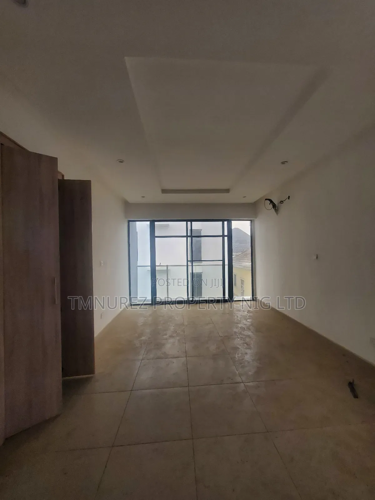 4bdrm Duplex in Chevron Dricve for sale