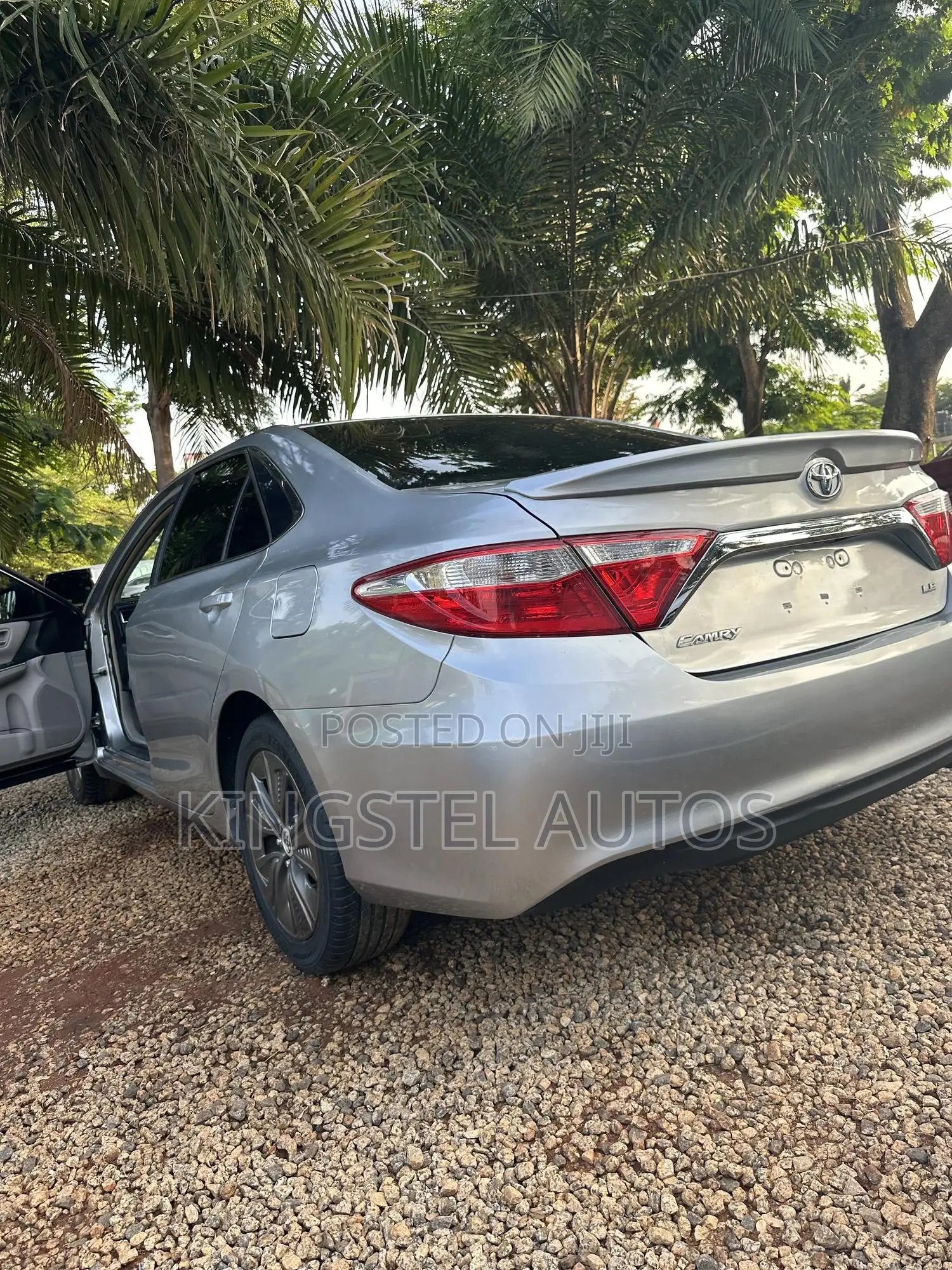 Toyota Camry LE 4dr Sedan (2.5L 4cyl 6A) 2016 Silver