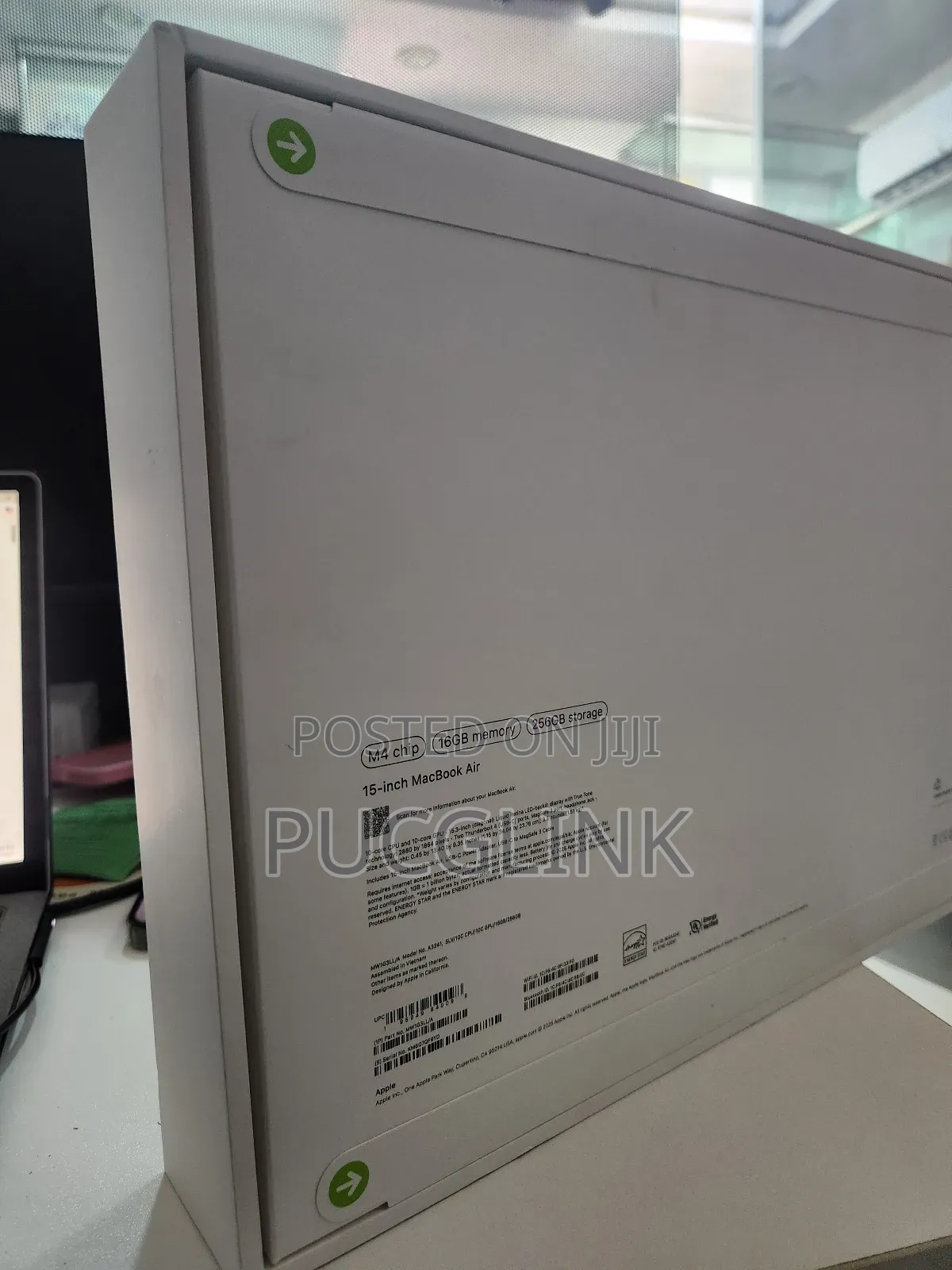 New Laptop Apple MacBook Air 2025 M4 15-inch 16GB Apple M4 SSD 256GB