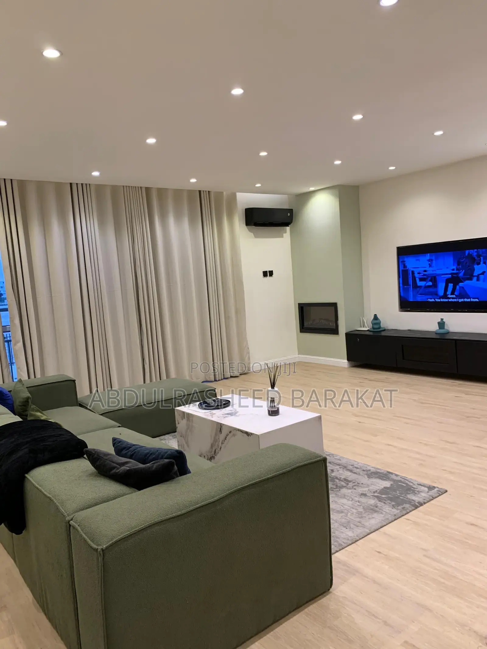Luxury Water Frontthree Bedroom Apartment