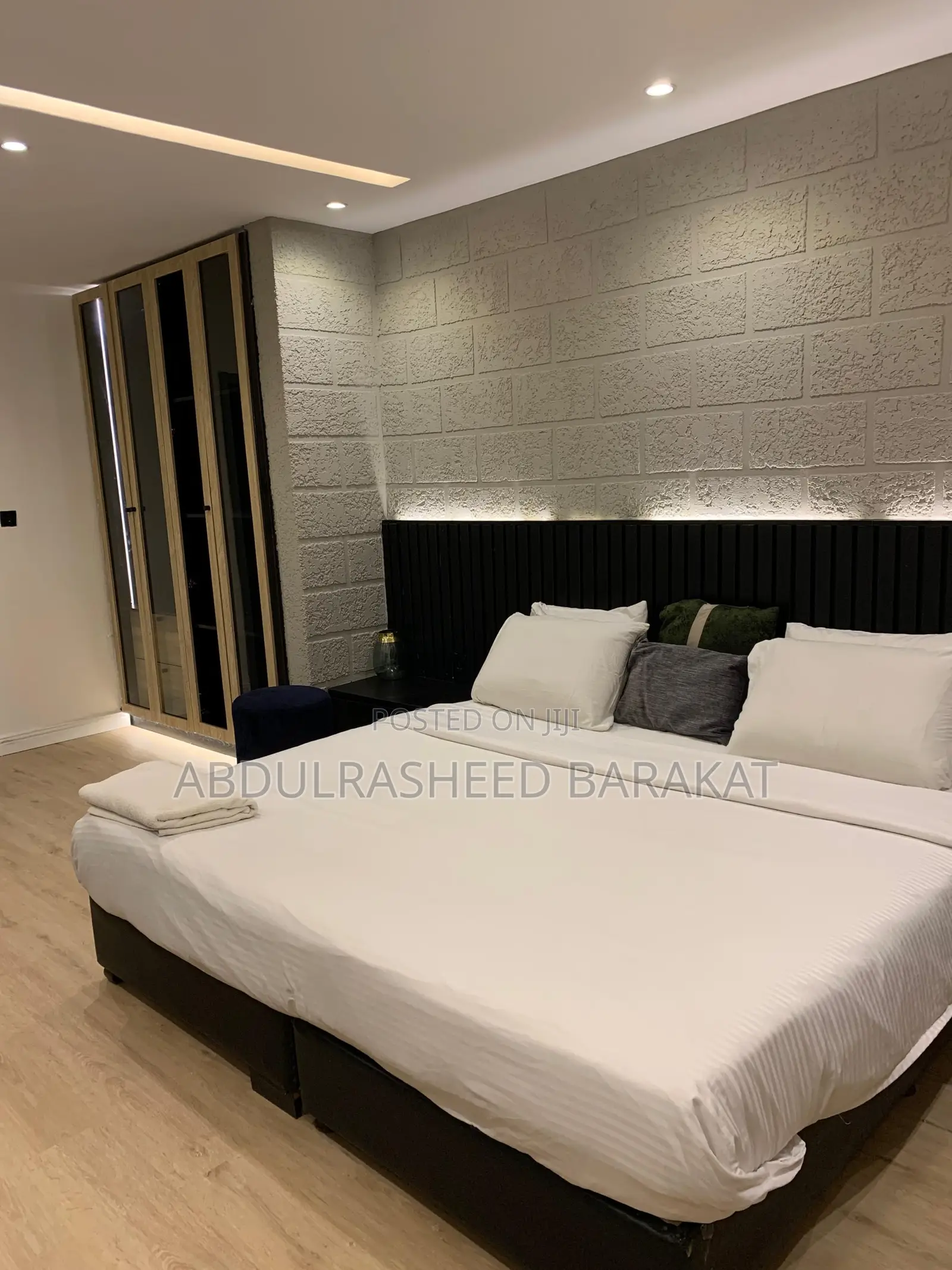 Luxury Water Frontthree Bedroom Apartment