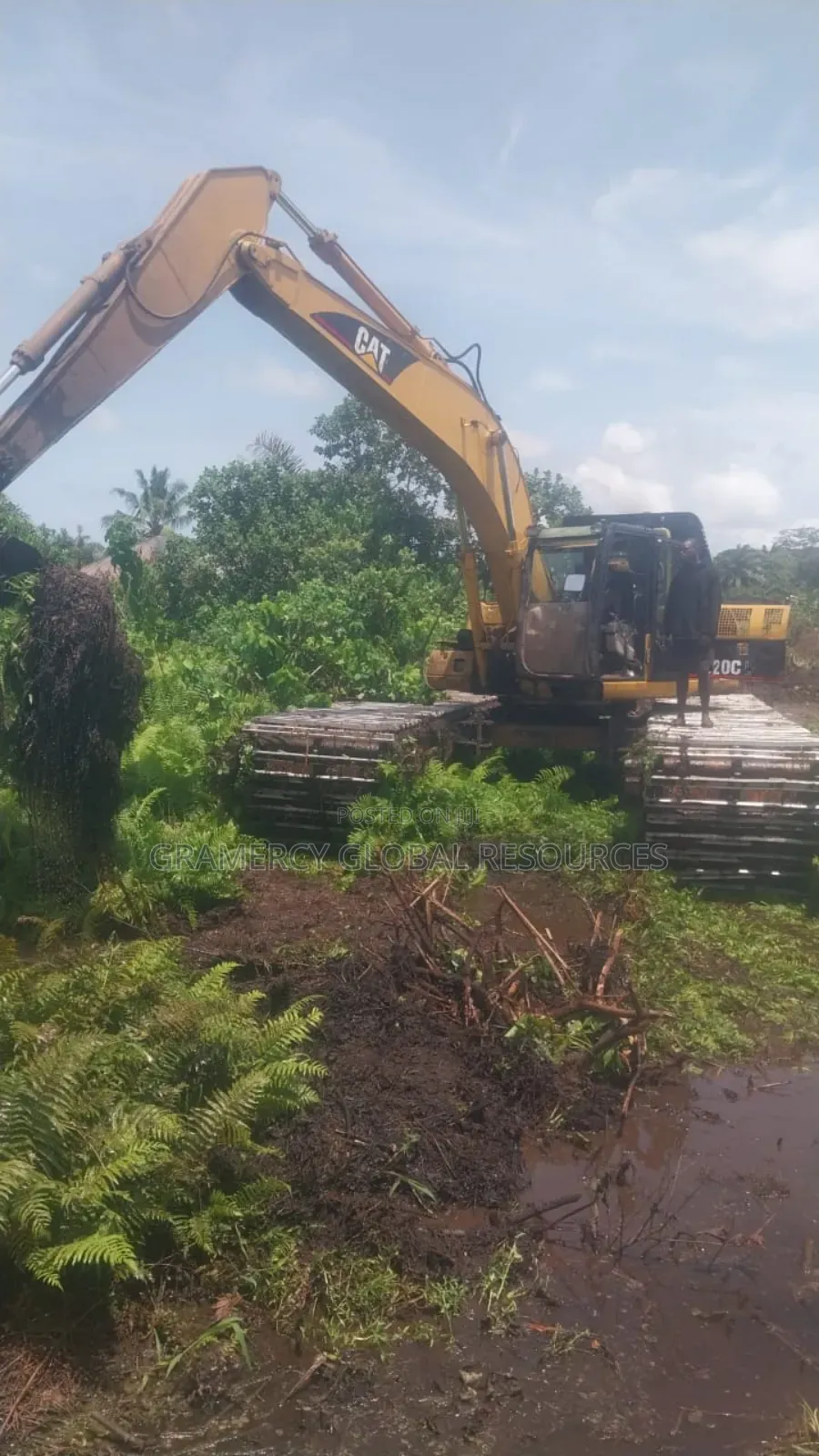 Clean Nigerian Used Swamp Buggies Excavator for Sale