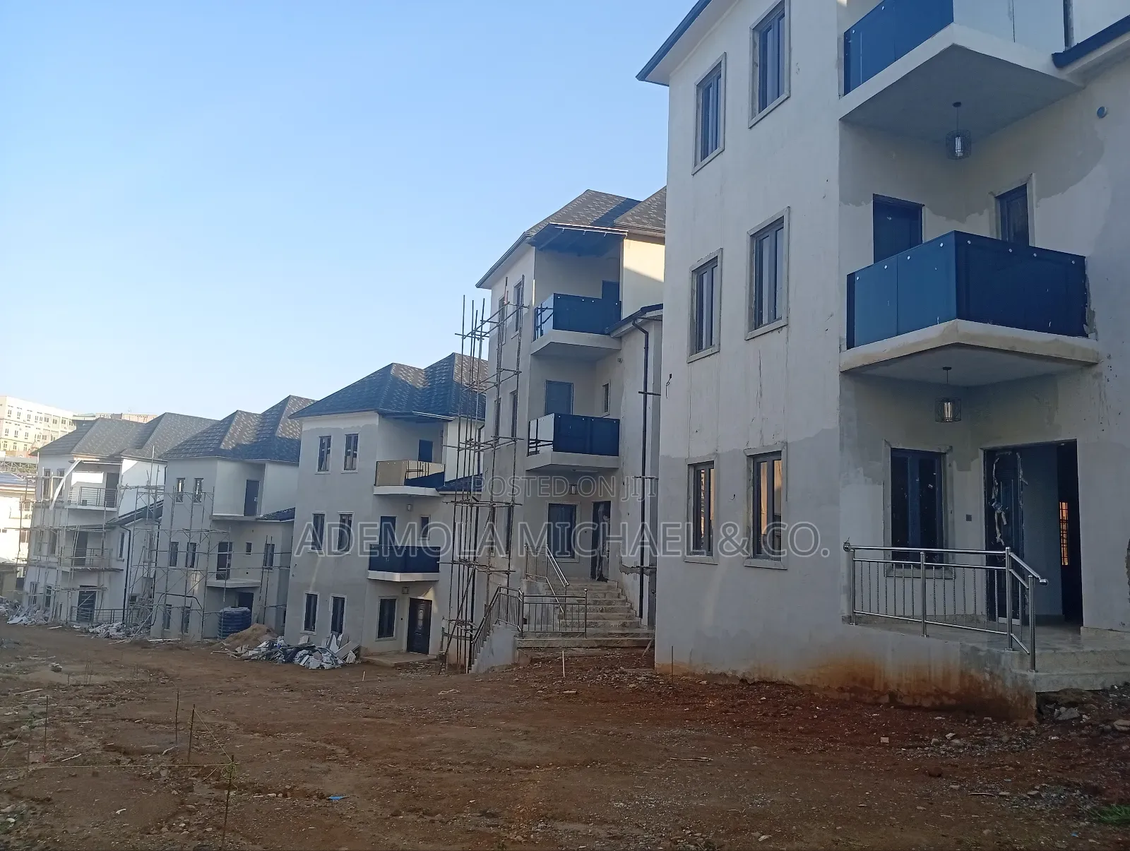 6bdrm Duplex in Mini Estate, Guzape District for sale