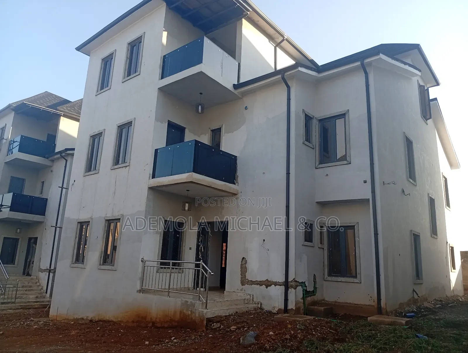 6bdrm Duplex in Mini Estate, Guzape District for sale