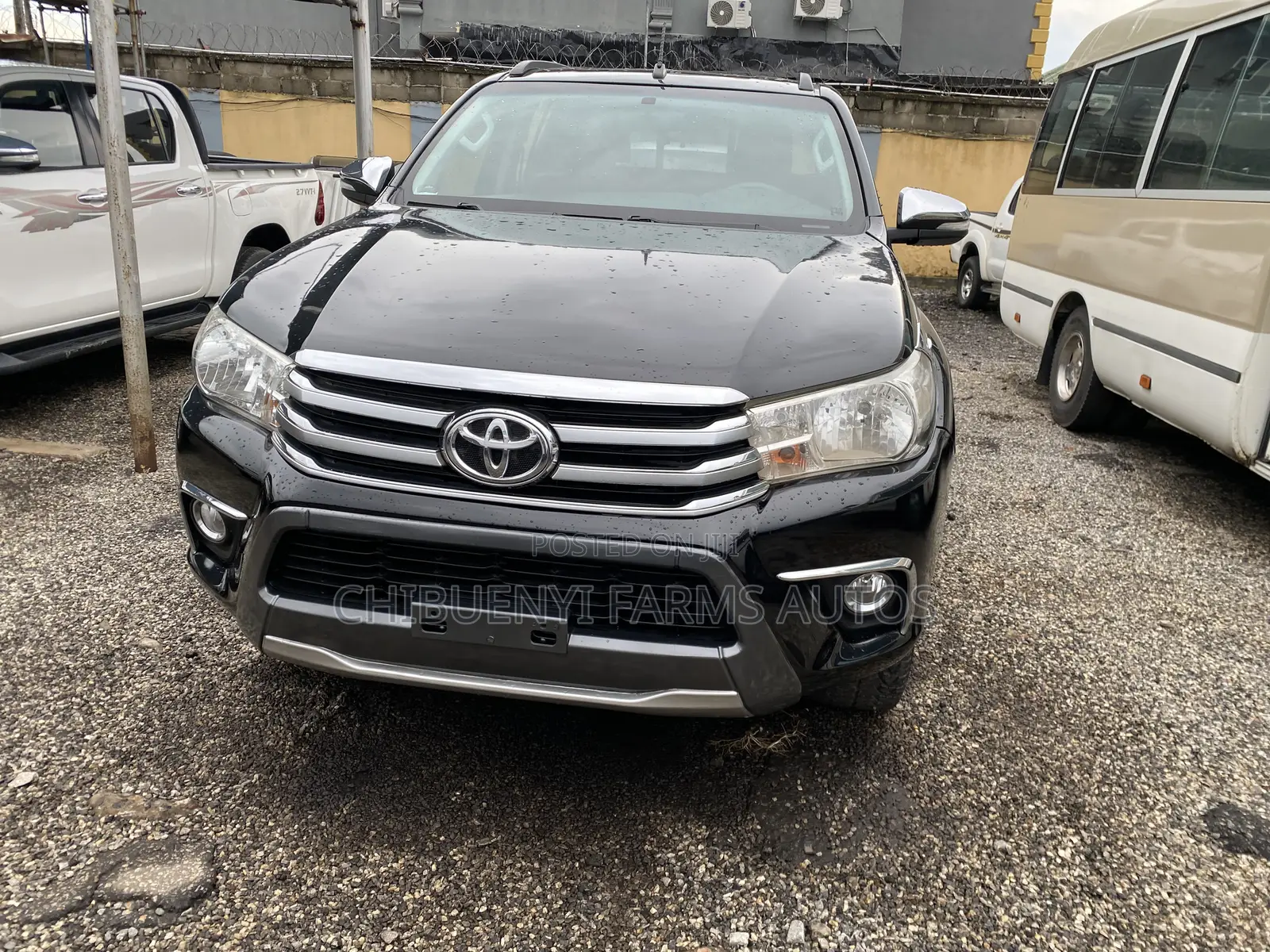 Toyota Hilux SR5 4x4 2019 Black