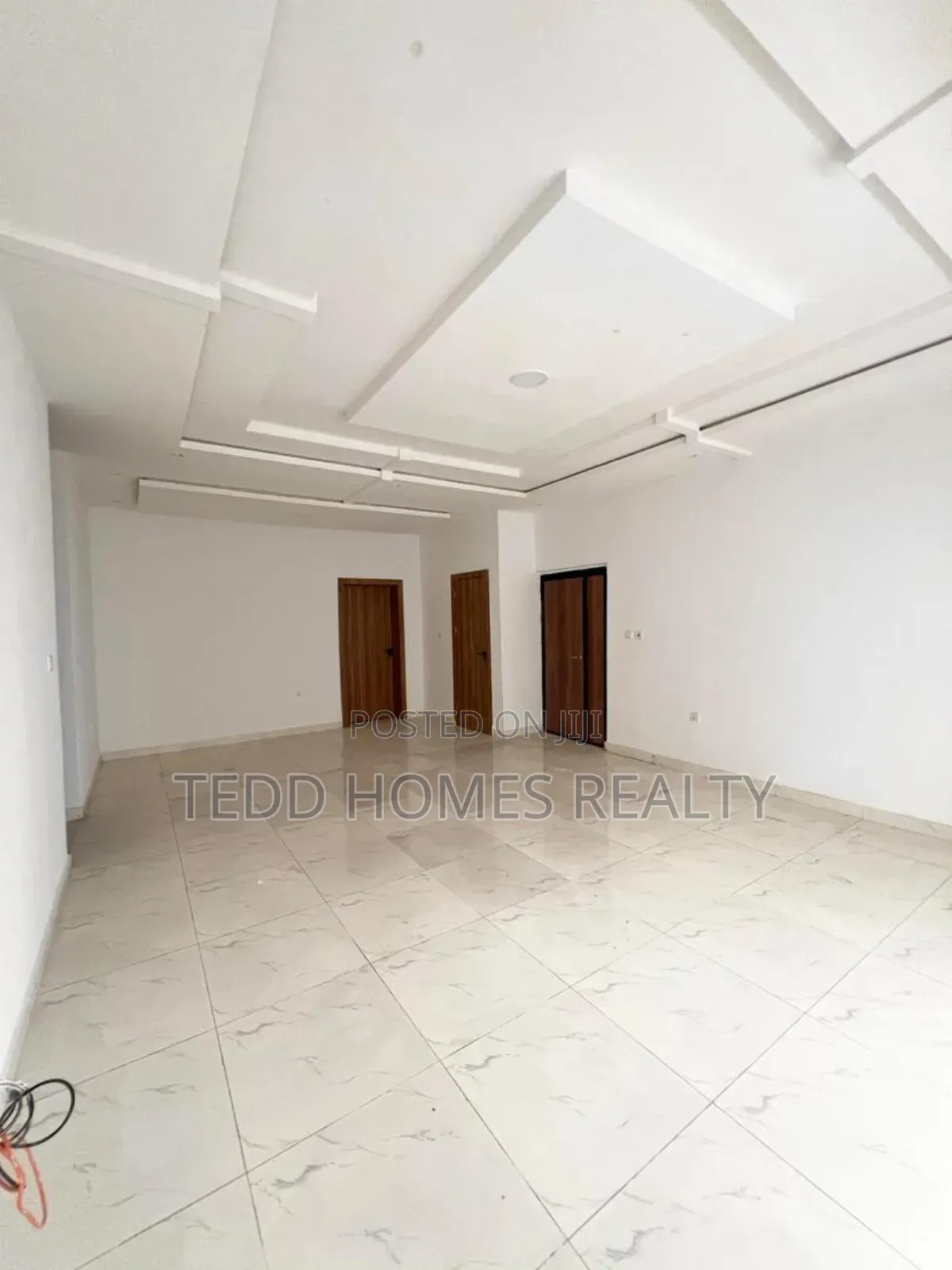 3bdrm Apartment in Lekki Phase 1 for sale
