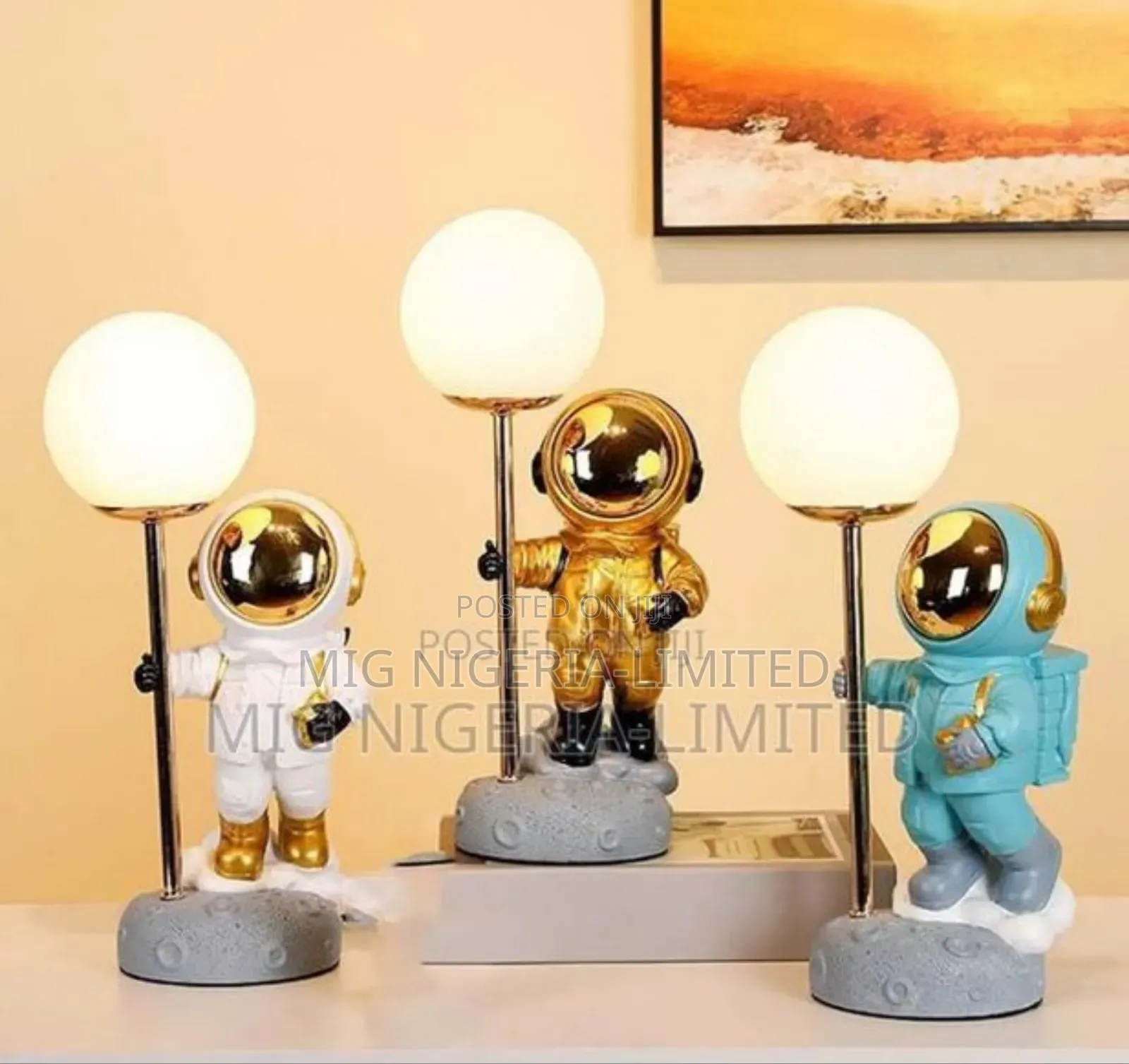 Free Teddy Bear Astronaut With Tray Light Home Decoration