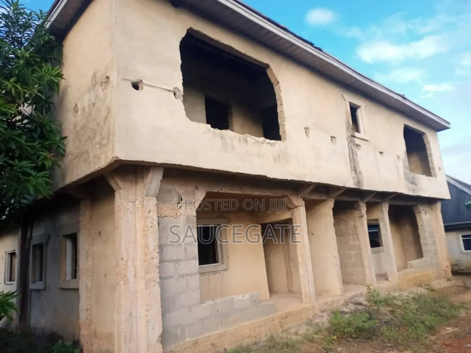 8bdrm Block of Flats in Nkere Onitsha for sale