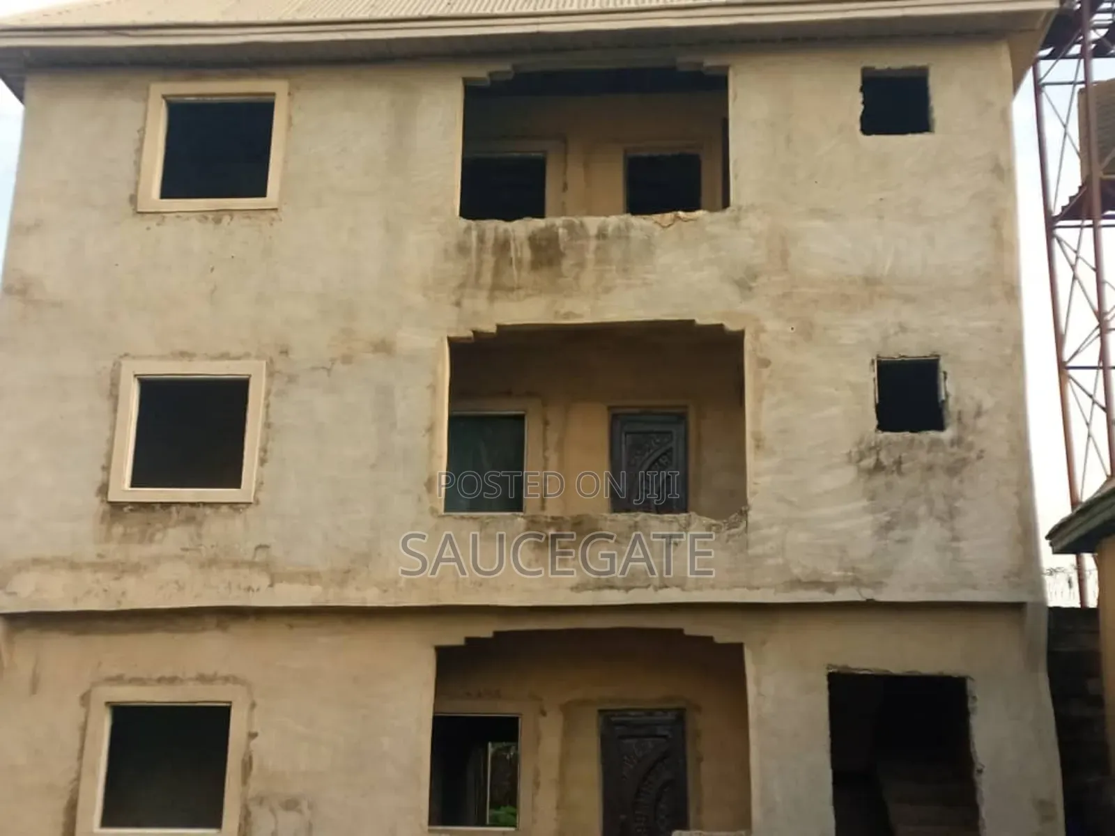 8bdrm Block of Flats in Nkere Onitsha for sale