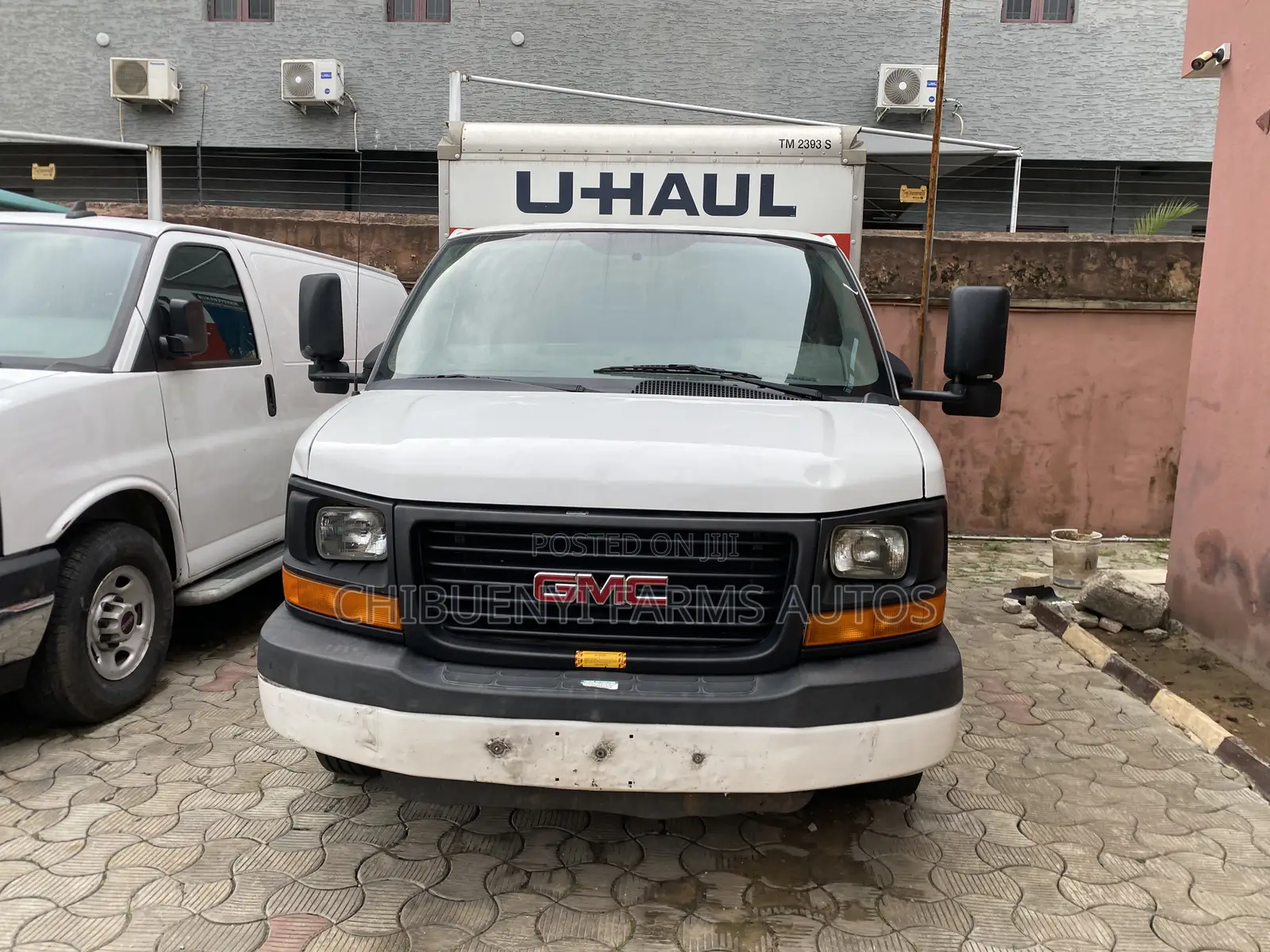 GMC Savana 2010 White