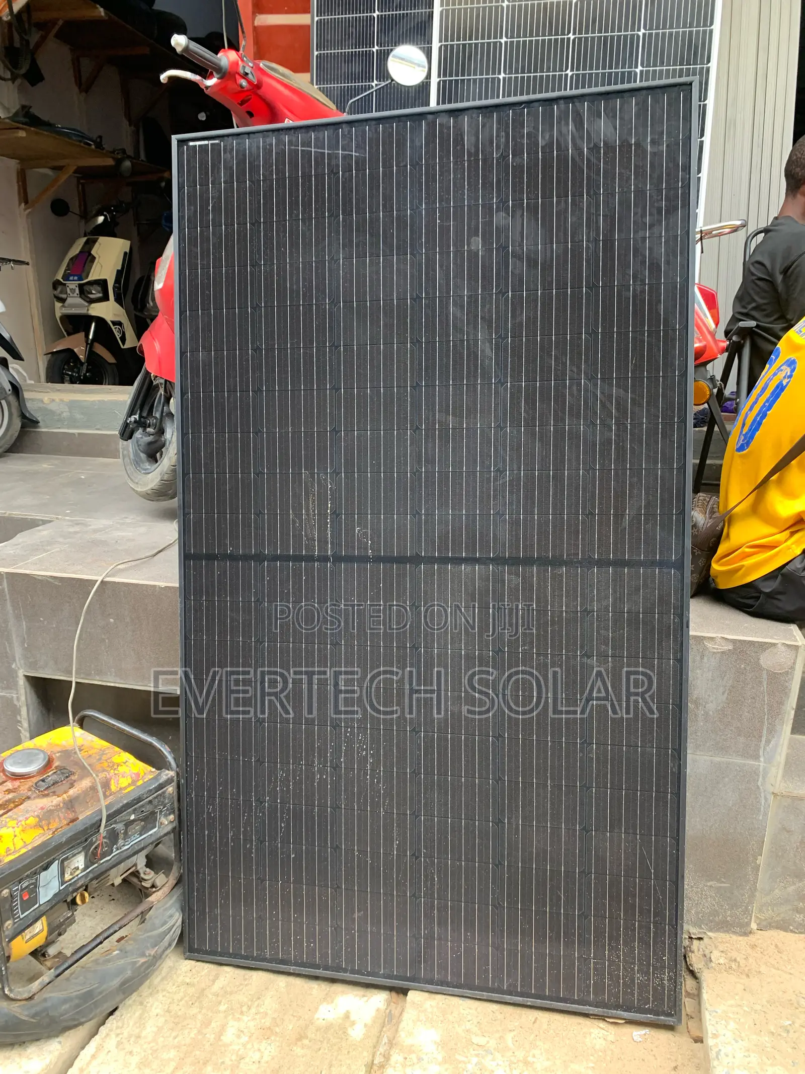 All Black Longi 400 Watts Mono Crystalline Half-cut Panel