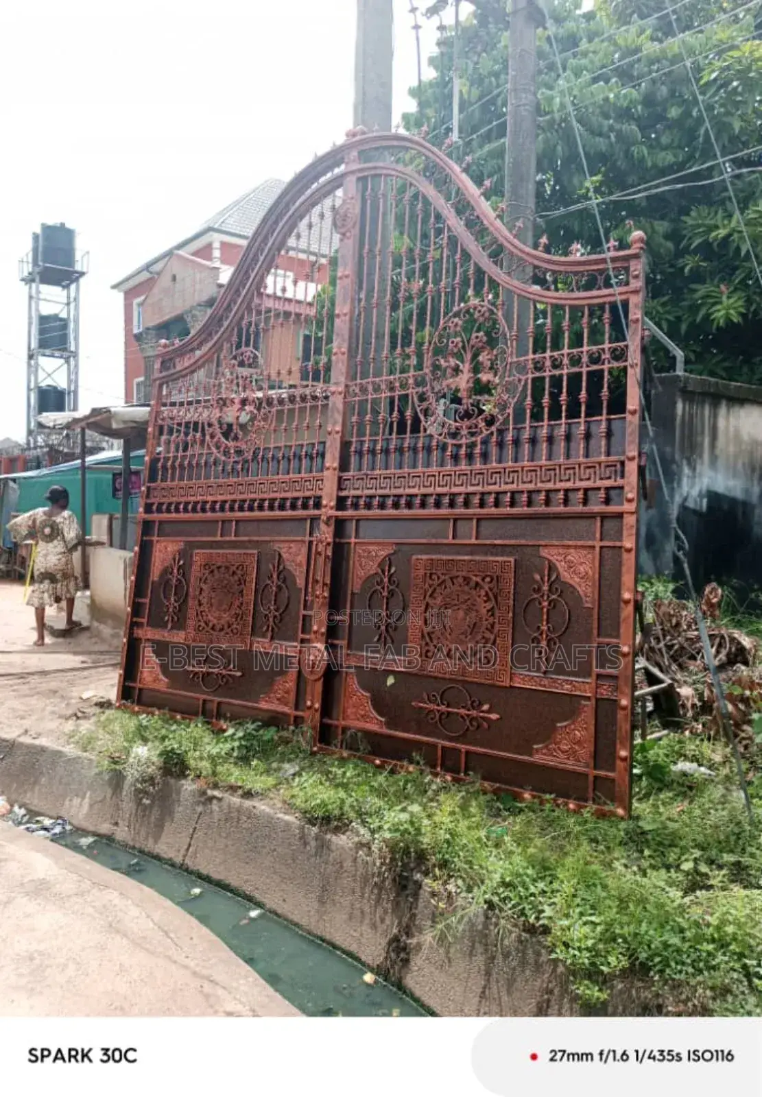 An Outstanding Gate Design With Separate Gate