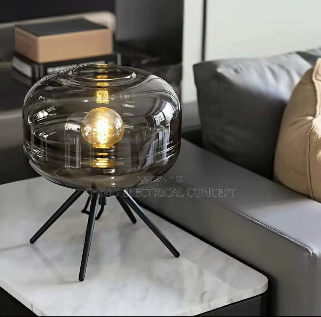 Post-Modern Living Room Showroom Minimalist Table Lamp