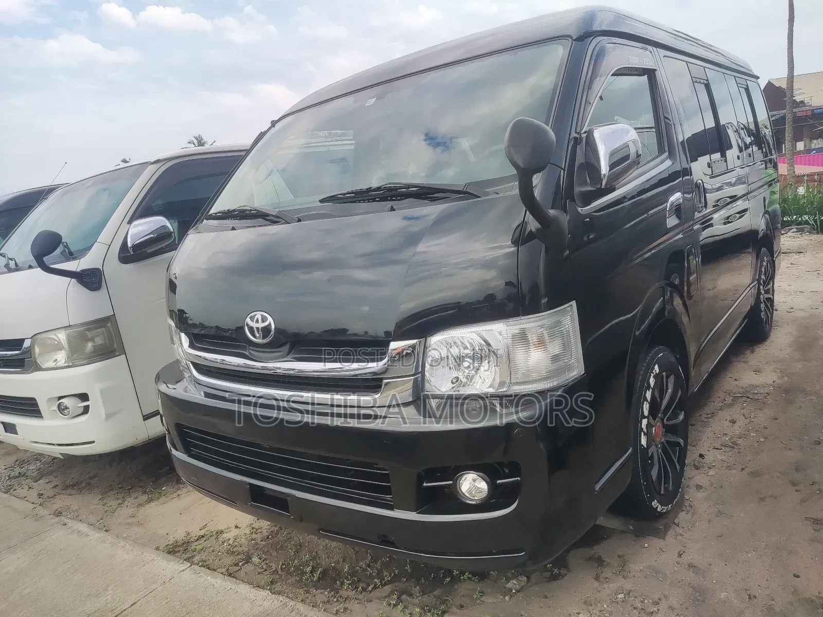 Toyota HiAce 2016 Black