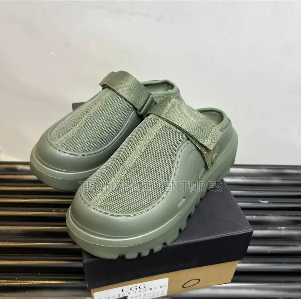 2025 Latest Luxury Ugg Most Wanted Quality Half Shoe