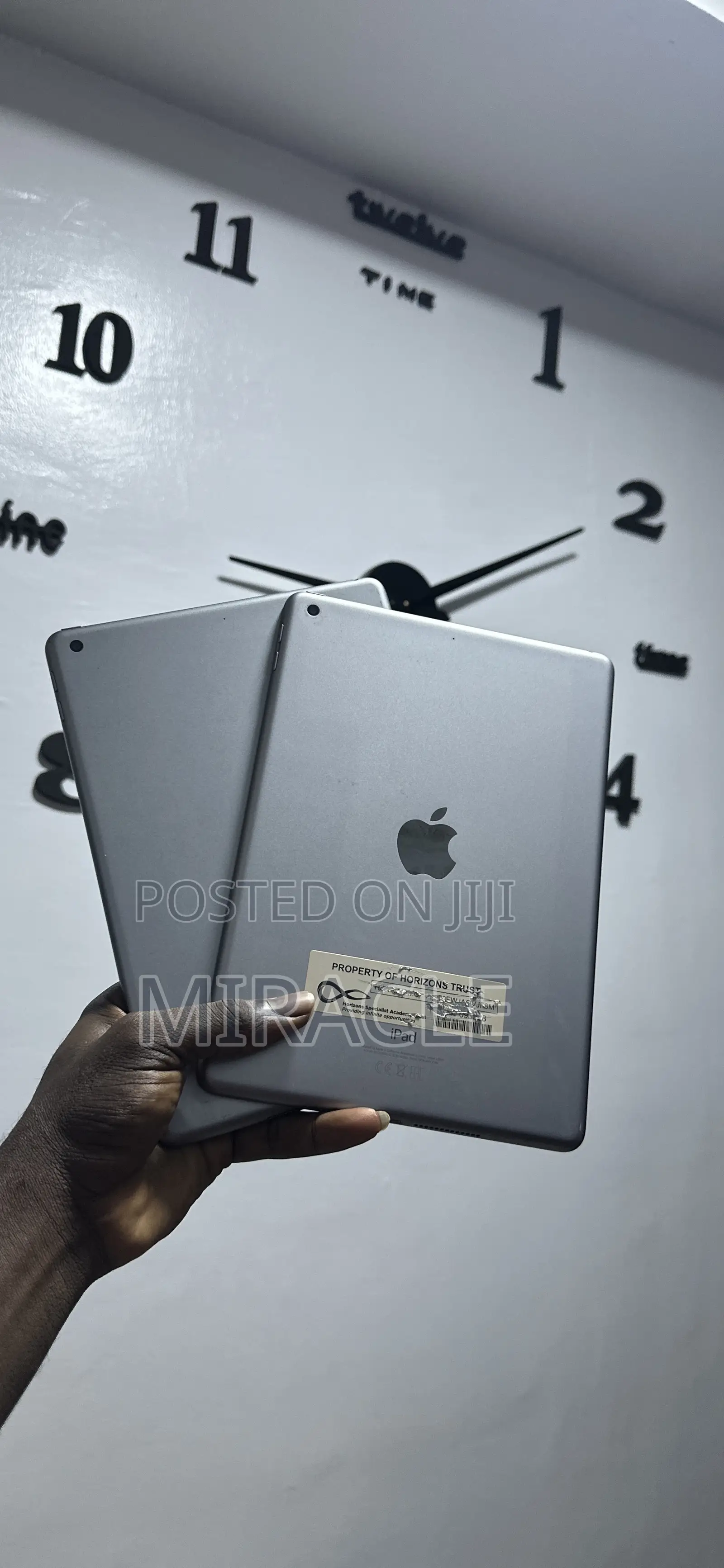 Apple iPad 9.7 32 GB Gray
