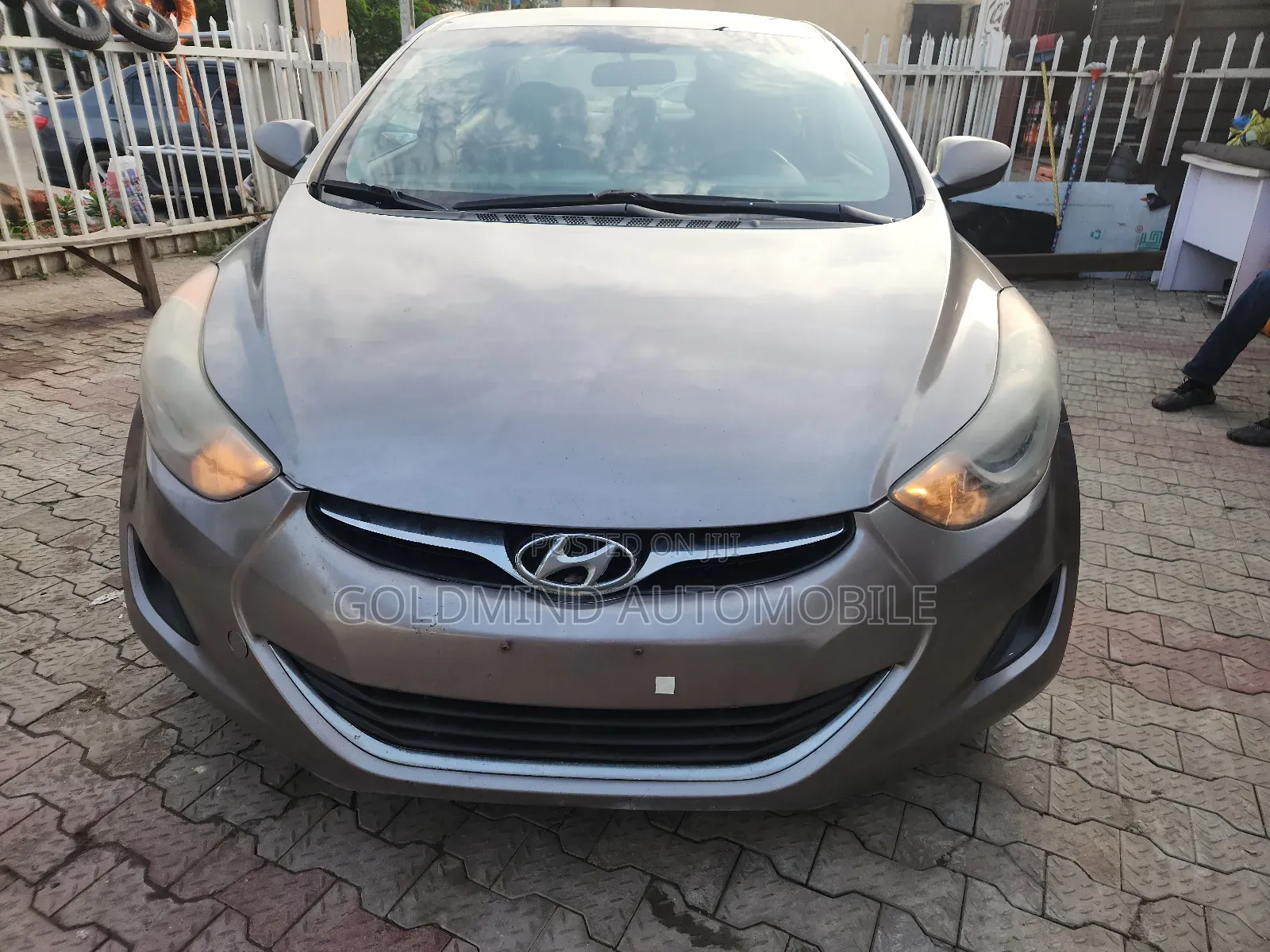 Hyundai Elantra GLS Sedan FWD (1.8L 4cyl 6M) 2013 Brown