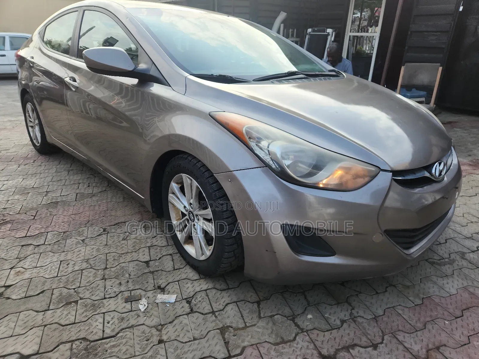 Hyundai Elantra GLS Sedan FWD (1.8L 4cyl 6M) 2013 Brown