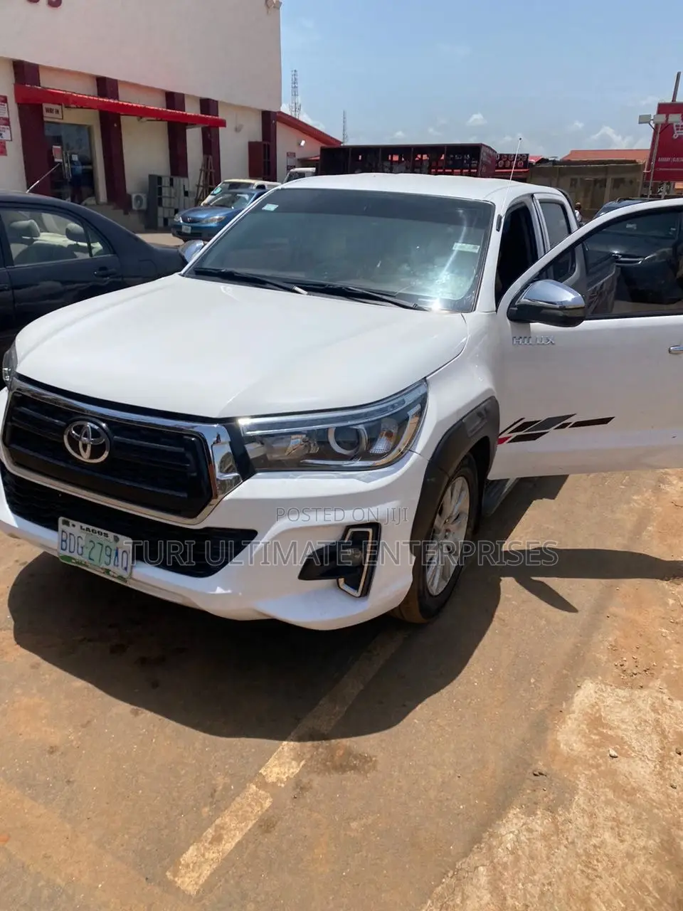 Toyota Hilux 2011 White