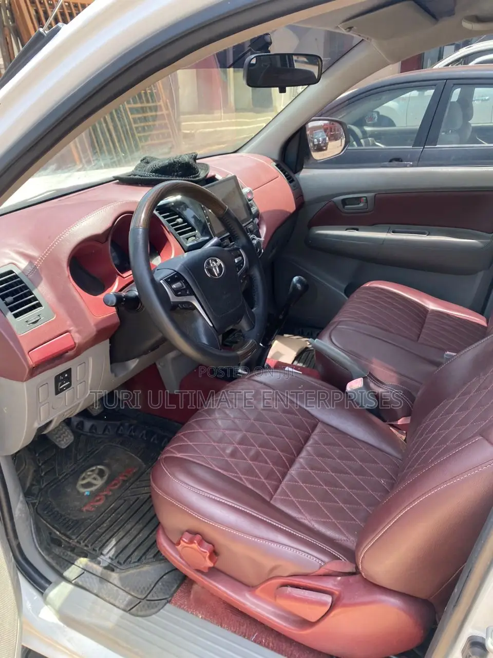 Toyota Hilux 2011 White