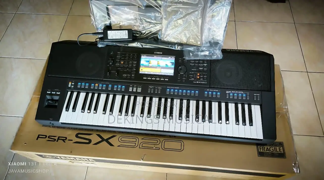 Yamaha PSR Sx920 Digital Workstation Synthesizer Keyboard