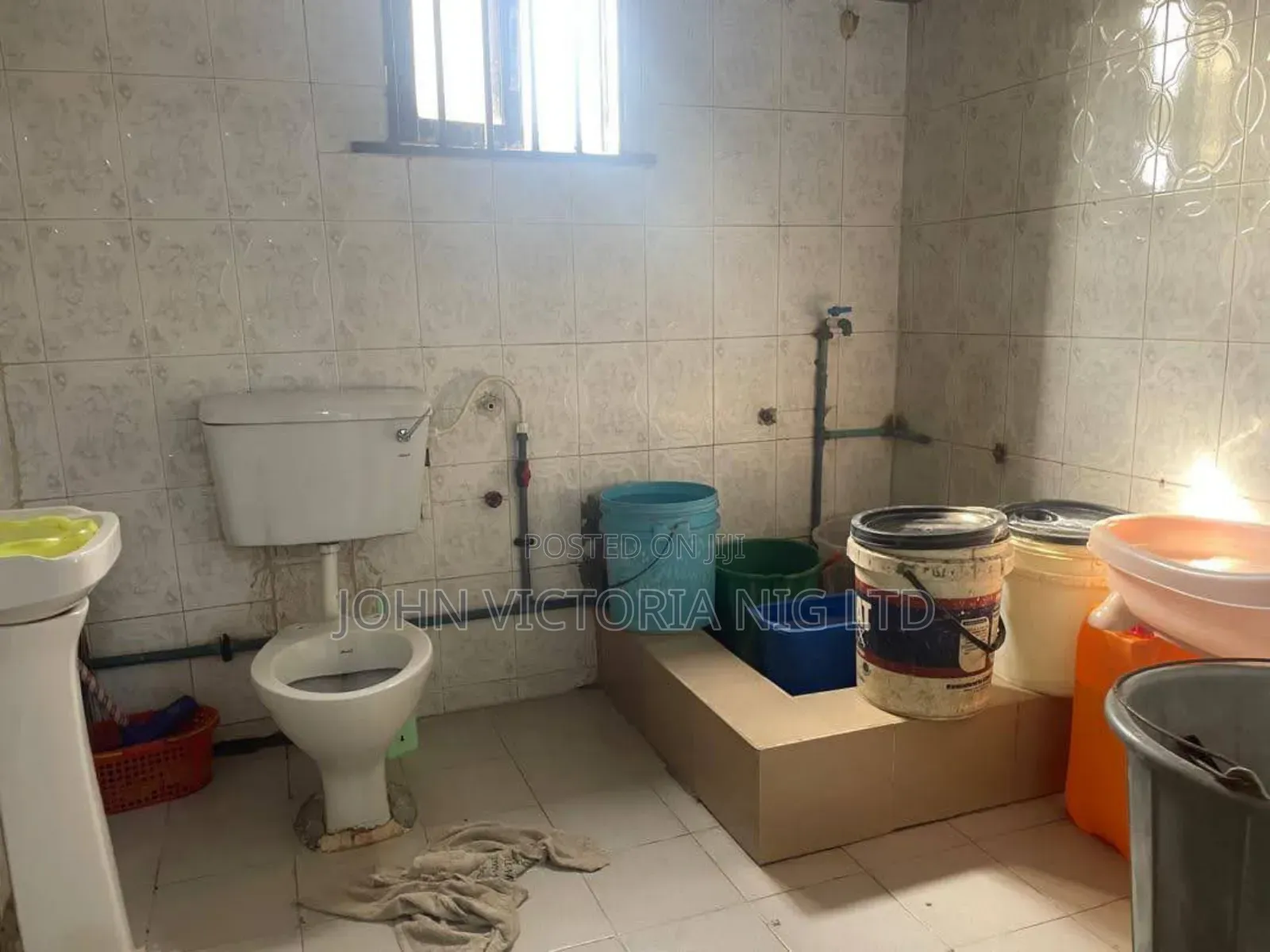 18bdrm Block of Flats in Ojodu Berger for sale