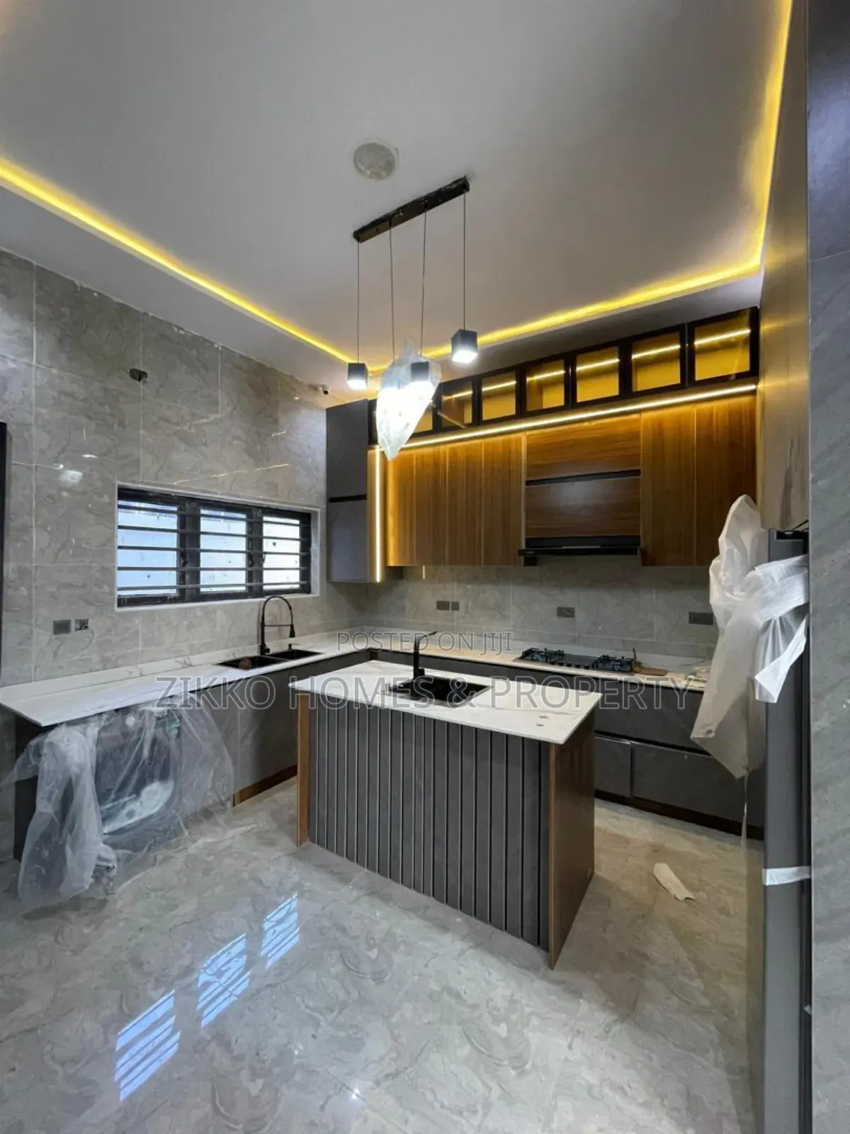 5bdrm Duplex in Lekki for sale