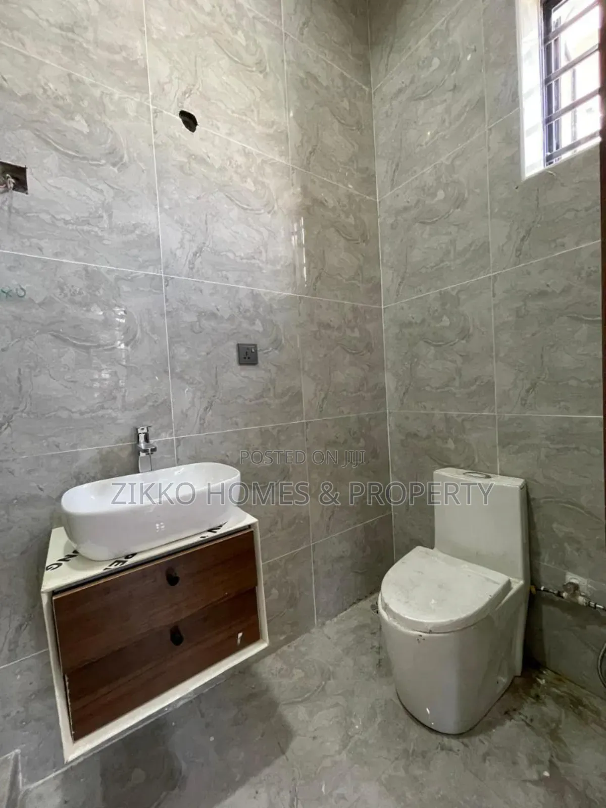 5bdrm Duplex in Lekki for sale