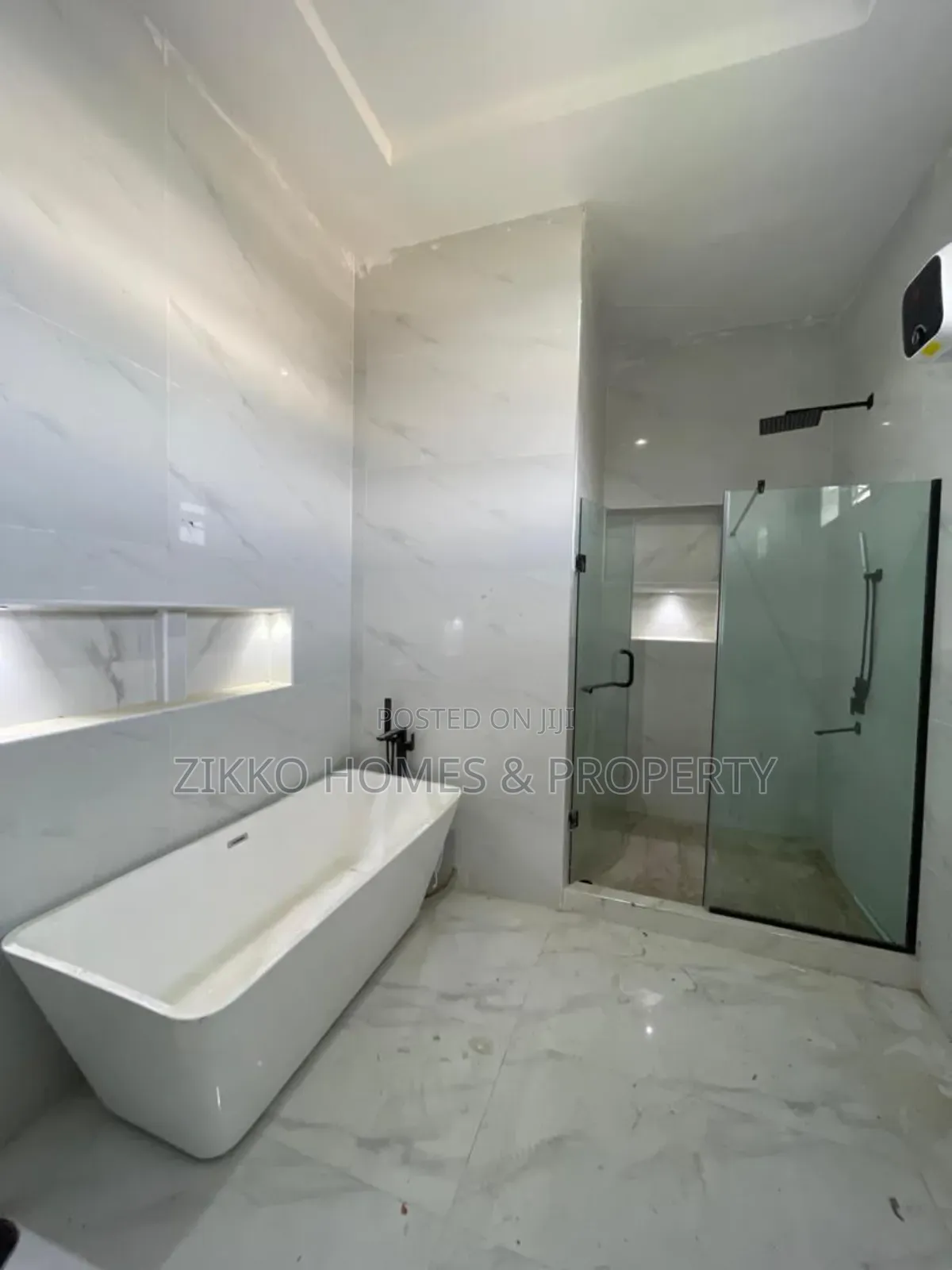 5bdrm Duplex in Lekki for sale