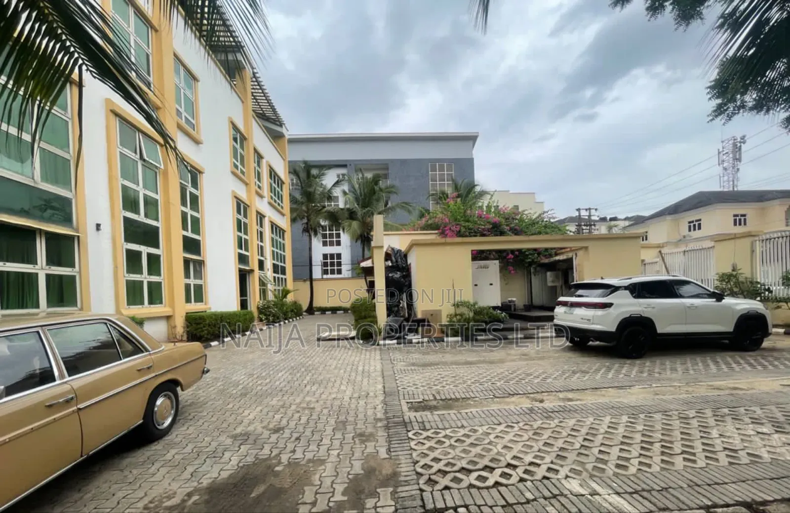 2bdrm Block of Flats in Oniru Estate, Victoria Island for sale