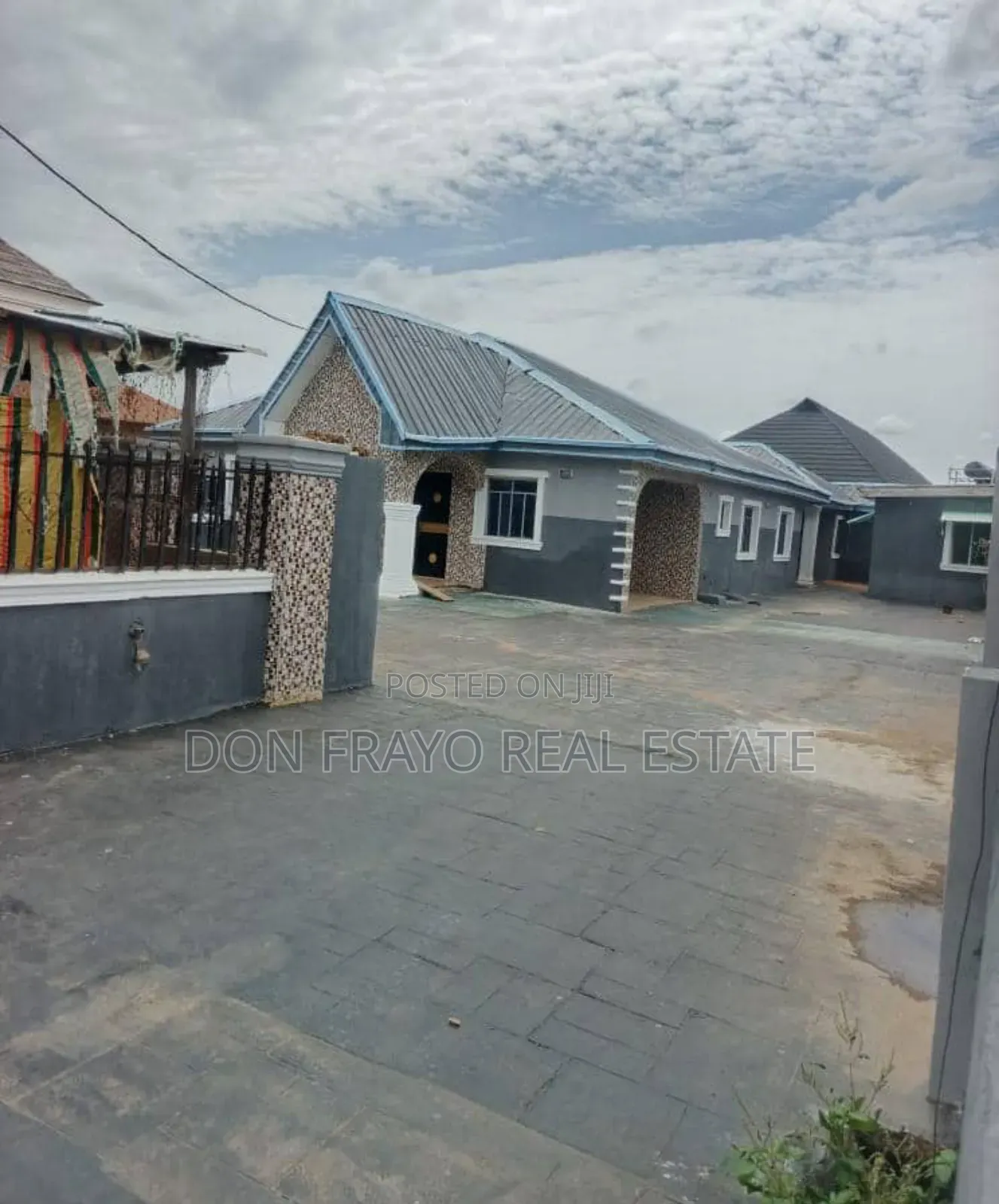 3bdrm Bungalow in Oluwo Estate, Egbeda / Egbeda for sale