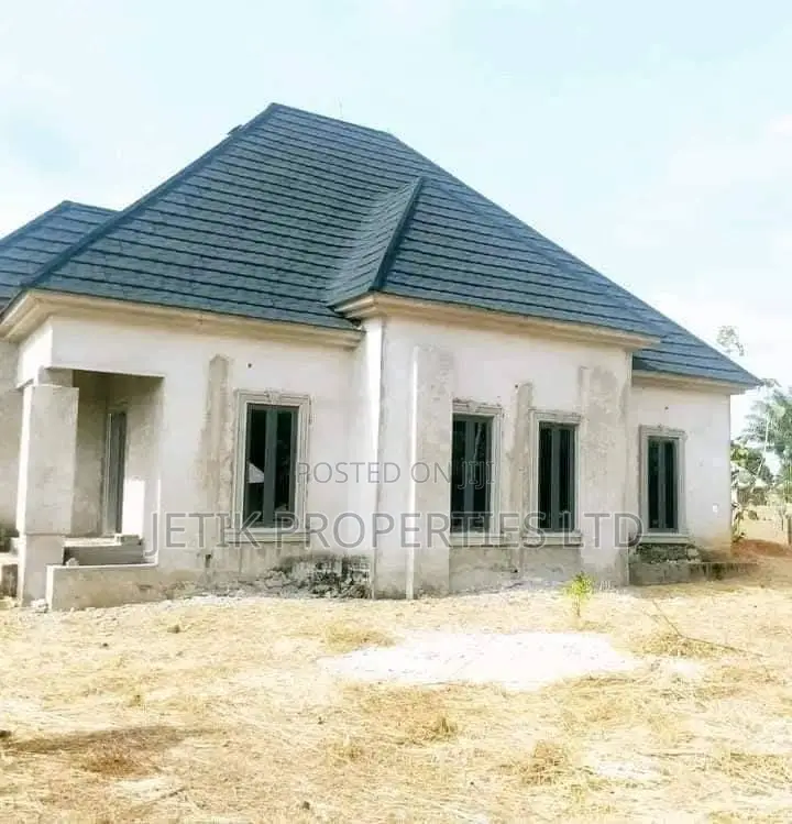 3bdrm Bungalow in The Kwembe, Makurdi for sale