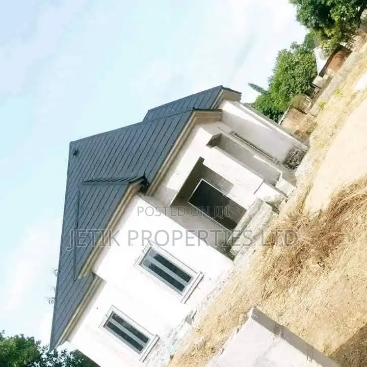 3bdrm Bungalow in The Kwembe, Makurdi for sale