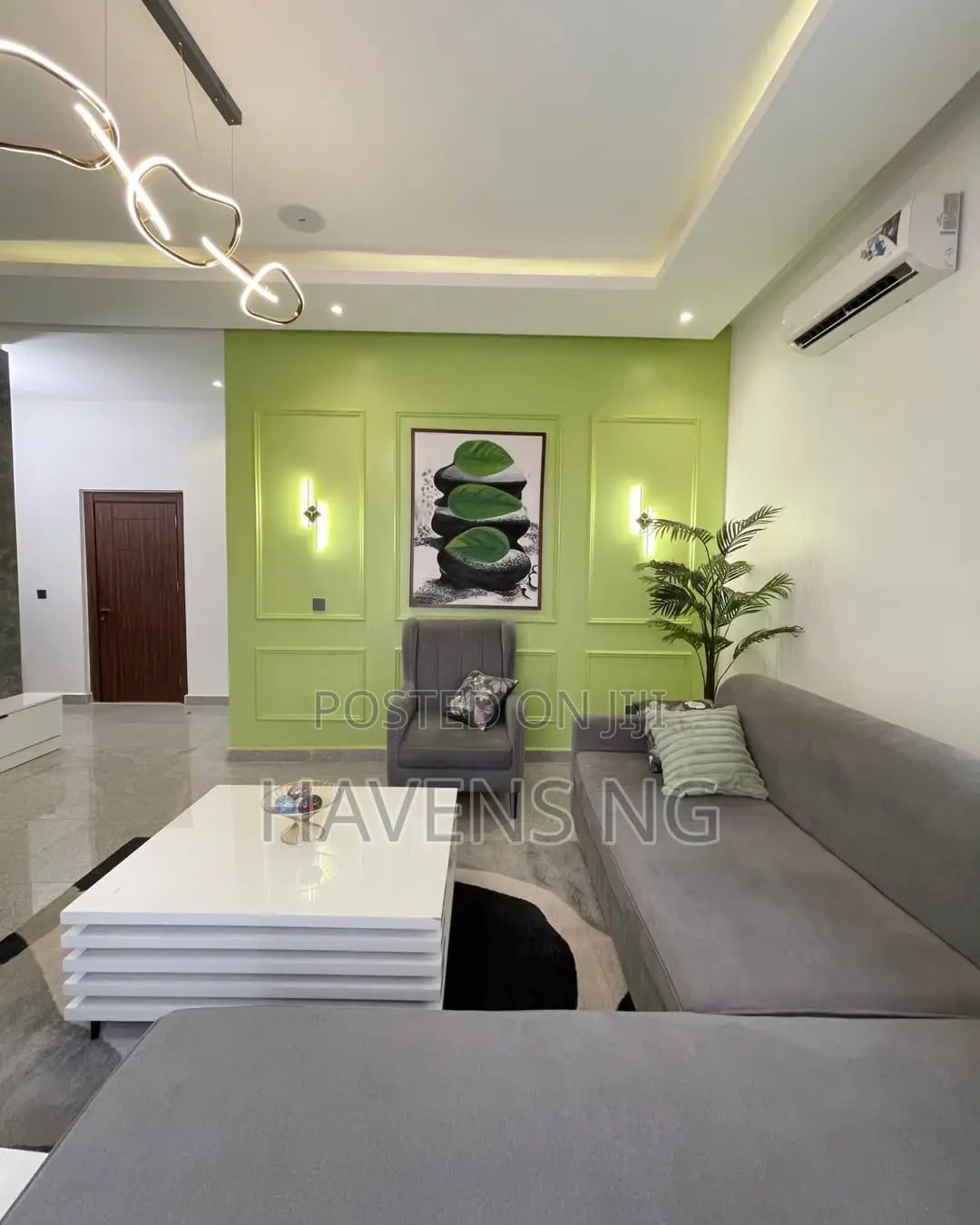 Experience Smart Luxury in Our 3-Bedroom Apartment