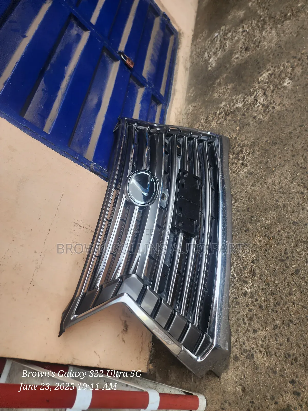 Front Grill Lexus Lx570