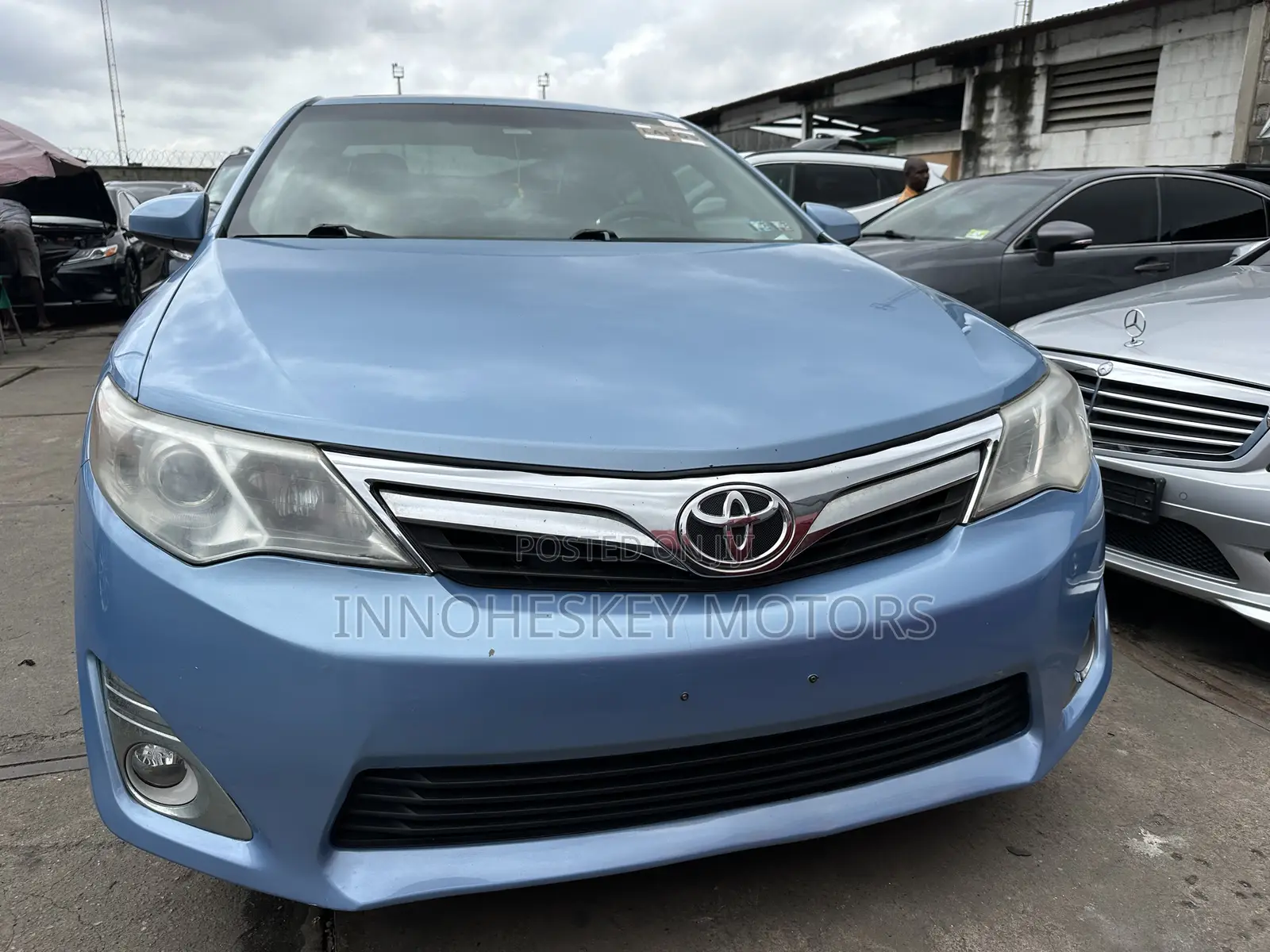 Toyota Camry XLE 4dr Sedan (2.5L 4cyl 6A) 2012 Blue