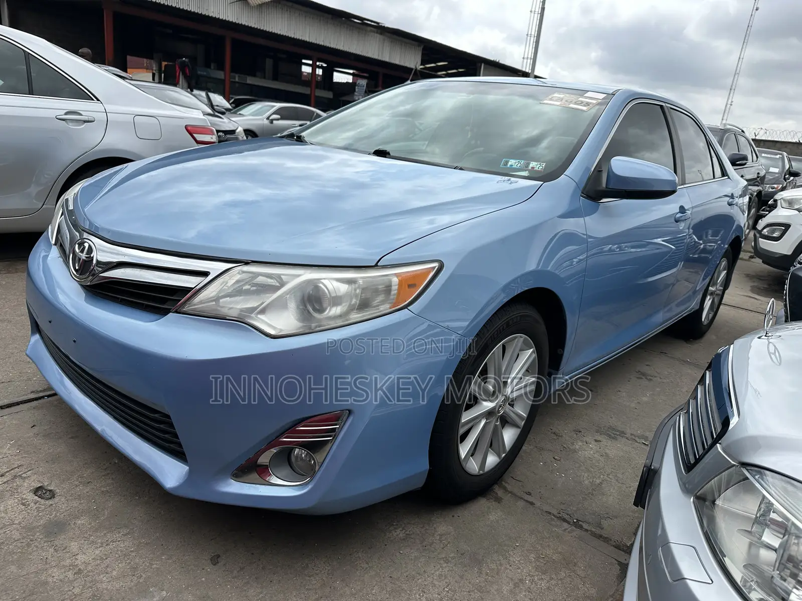 Toyota Camry XLE 4dr Sedan (2.5L 4cyl 6A) 2012 Blue