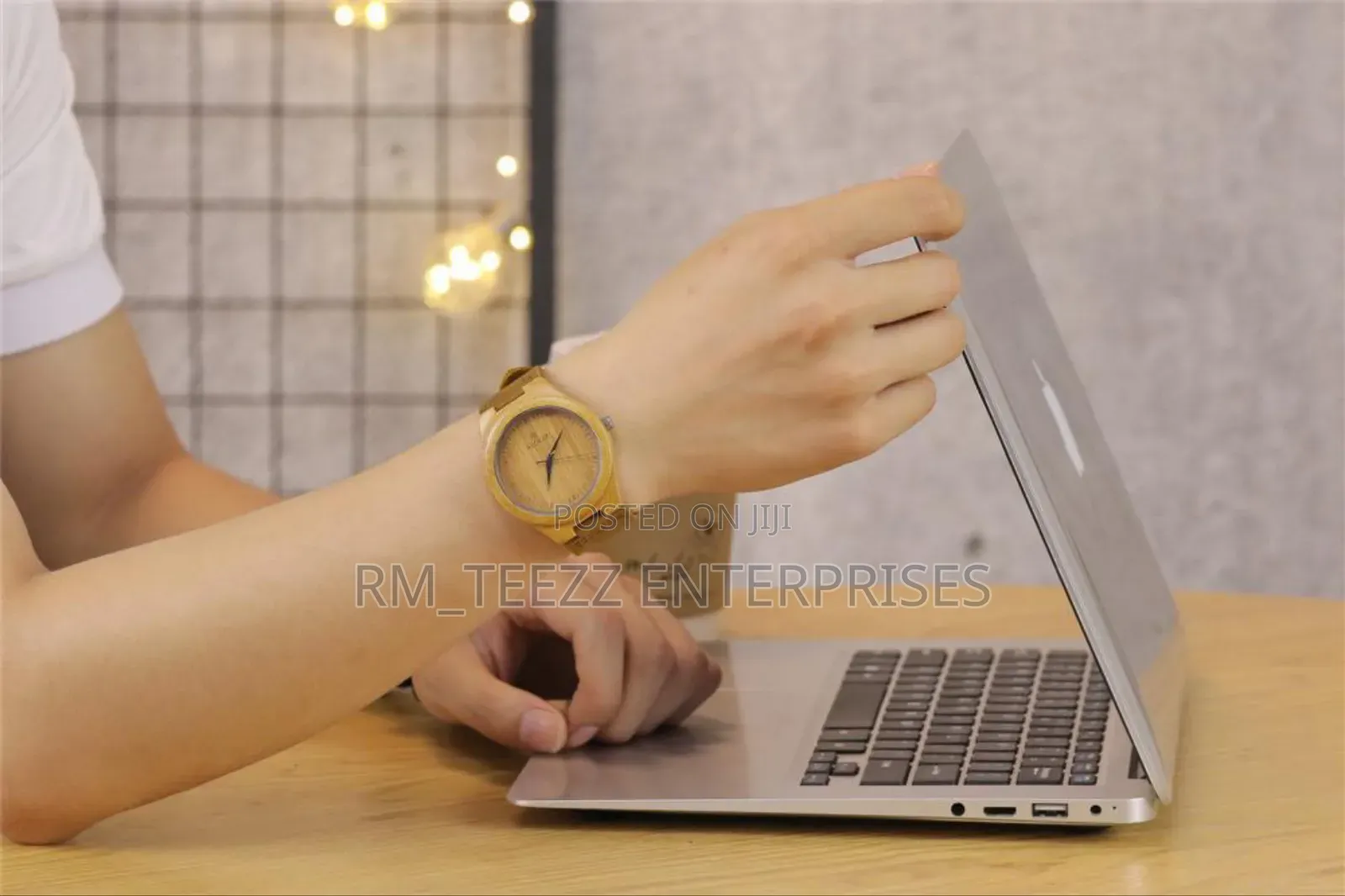 Redear Natural Bamboo Style Men's Leather Wristwatch