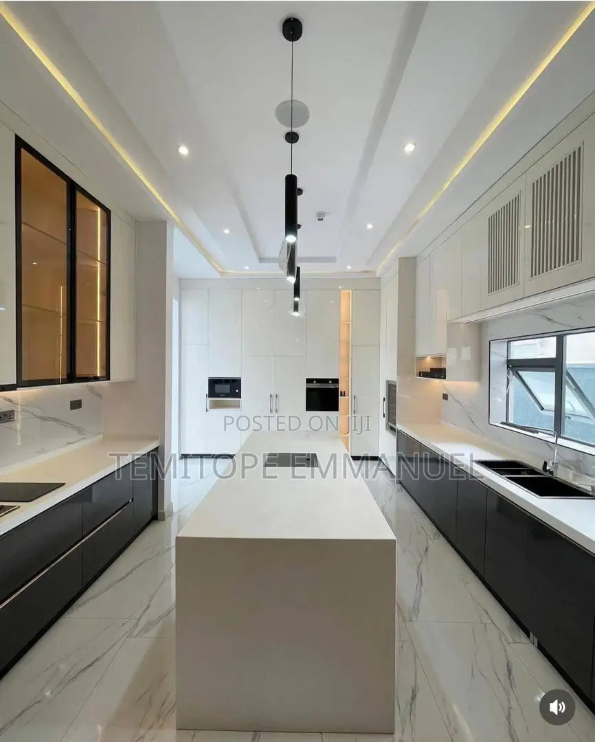 Furnished 5bdrm Duplex in Ikate for sale