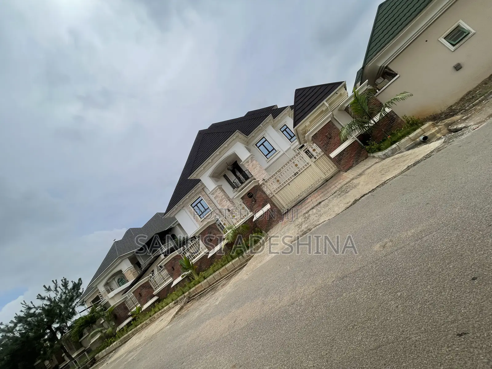 7bdrm Duplex in Mabushi,Fct Abuja for sale