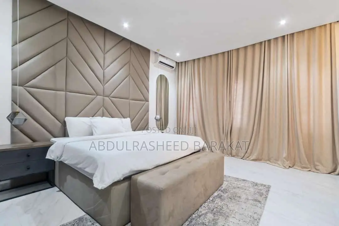 Well Furnished Luxurious Four(4) / Three(3) Bedroom Apartment