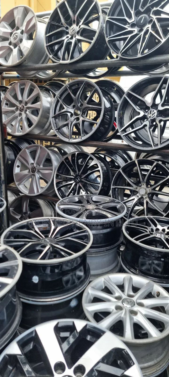 Rim...........