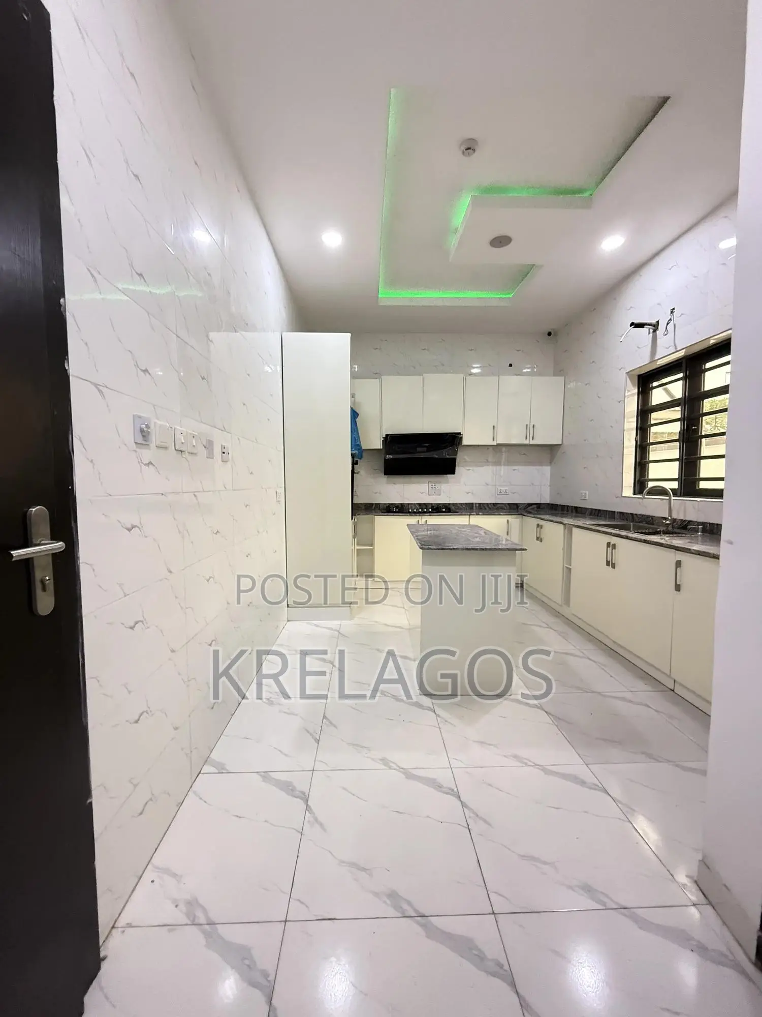 4bdrm Duplex in Off Lekki-Epe Expressway for sale