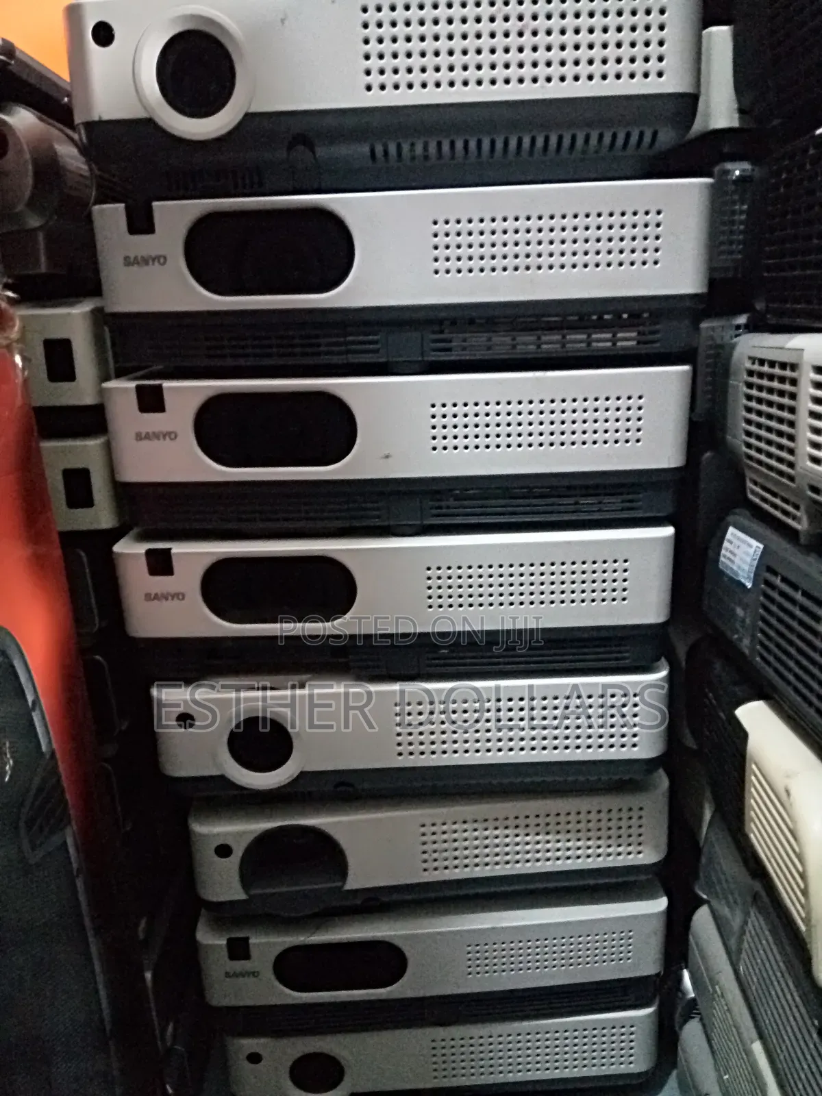 2500 Lumens Sanyo Projectors