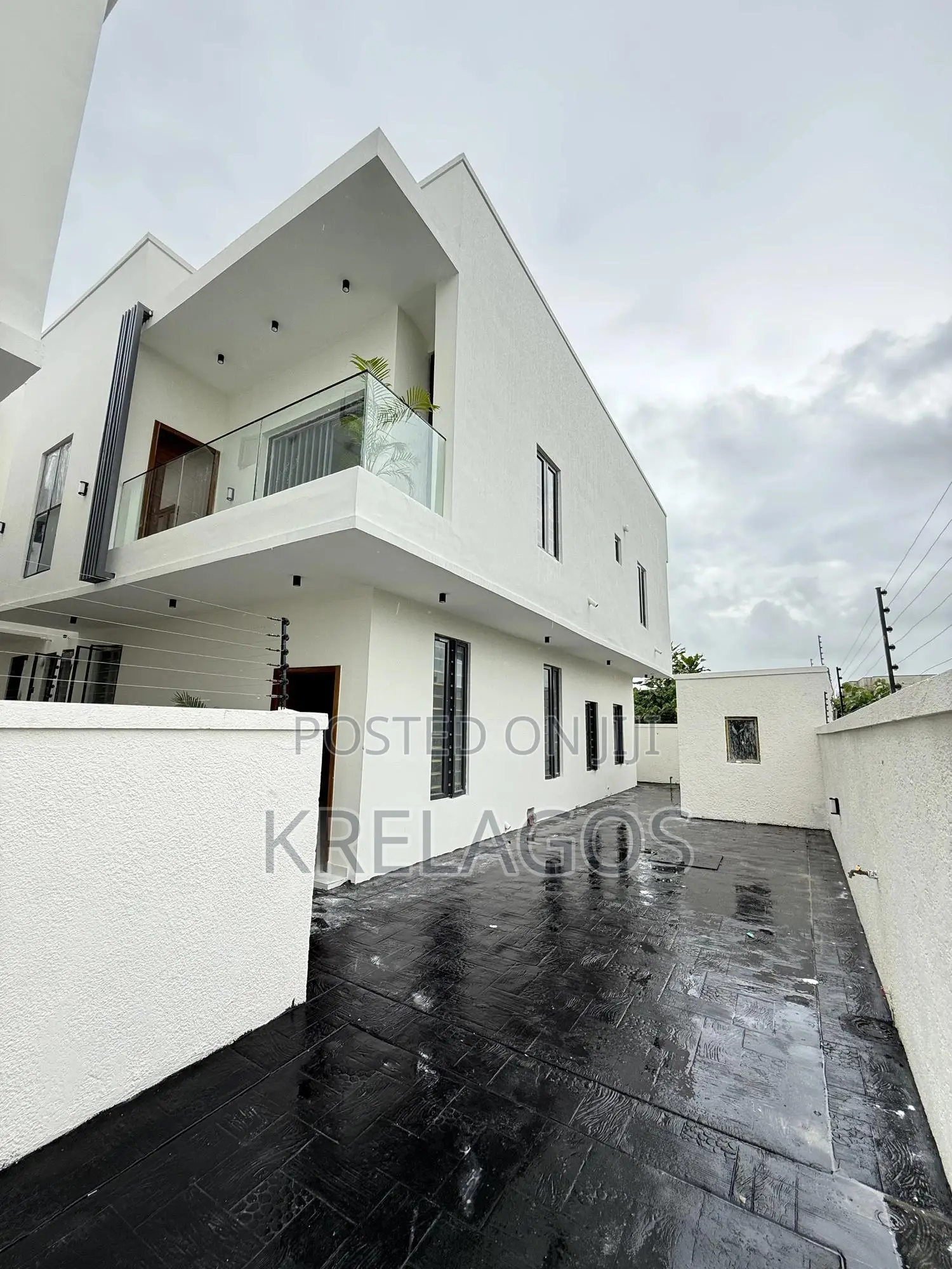 4bdrm Duplex in Off Lekki-Epe Expressway for sale