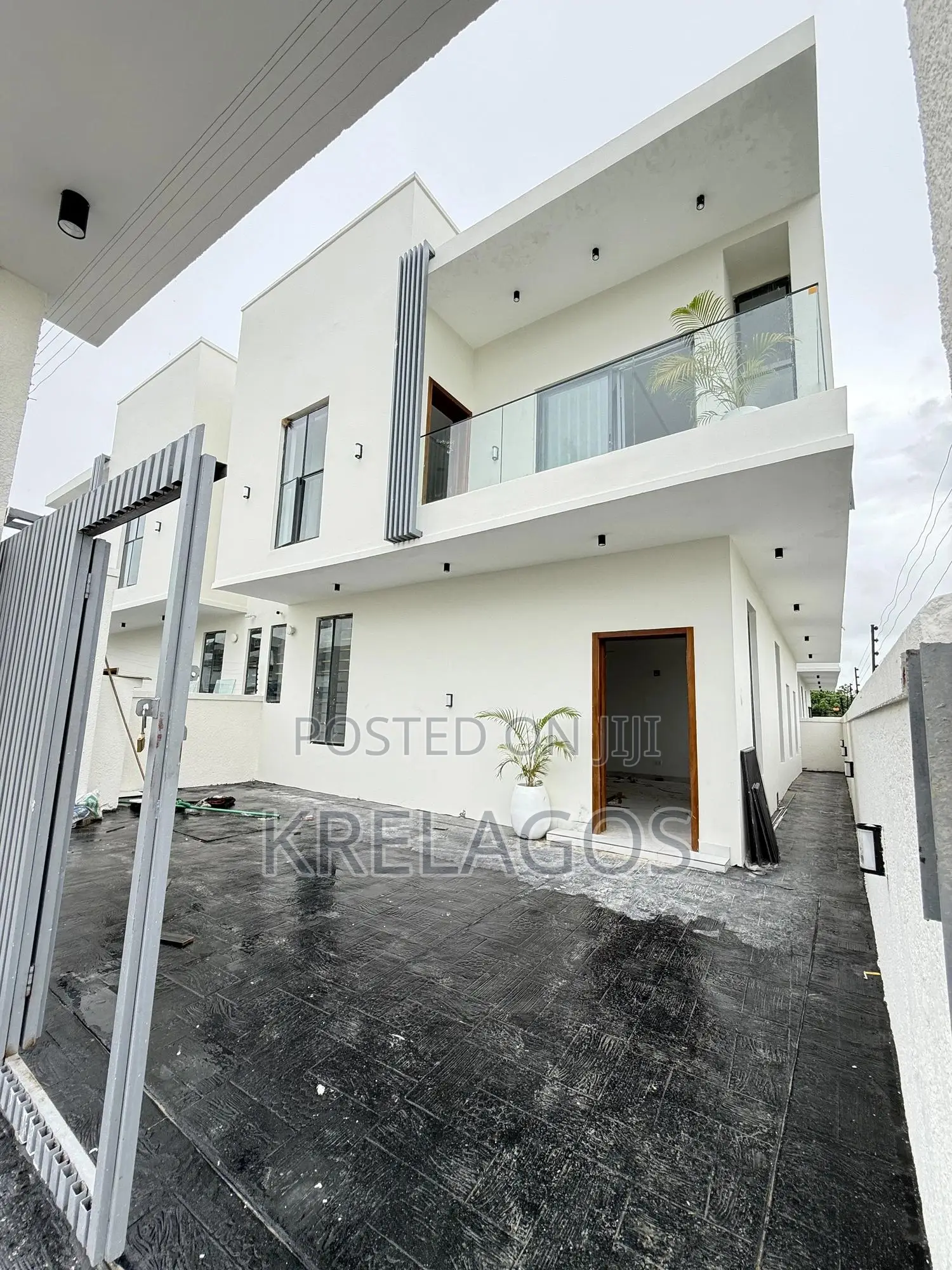 4bdrm Duplex in Off Lekki-Epe Expressway for sale
