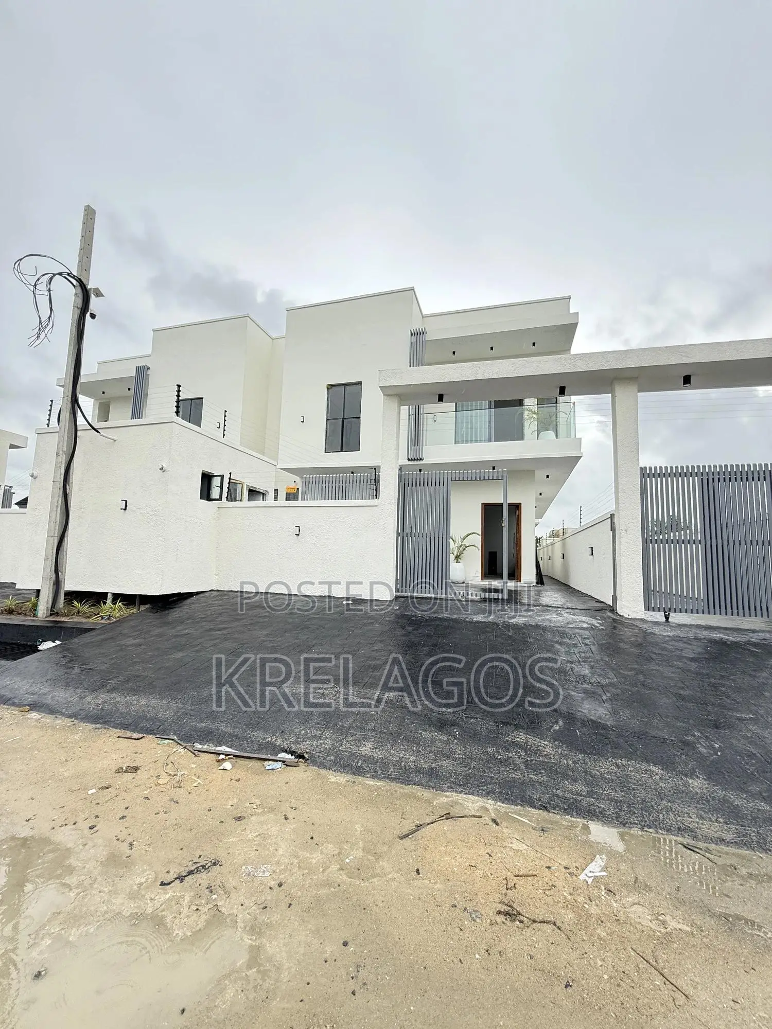 4bdrm Duplex in Off Lekki-Epe Expressway for sale