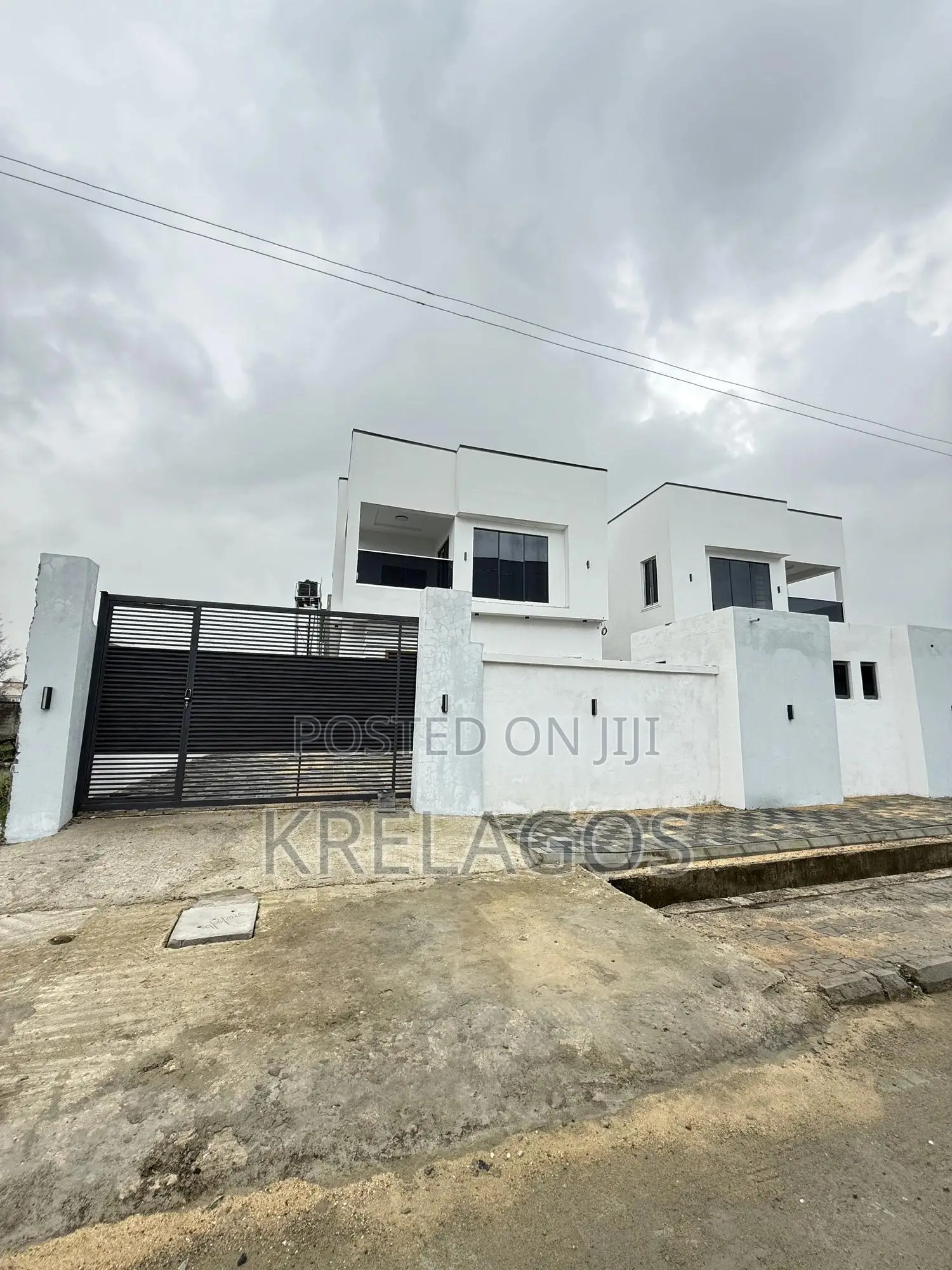 4bdrm Duplex in Abraham Adesanya for sale