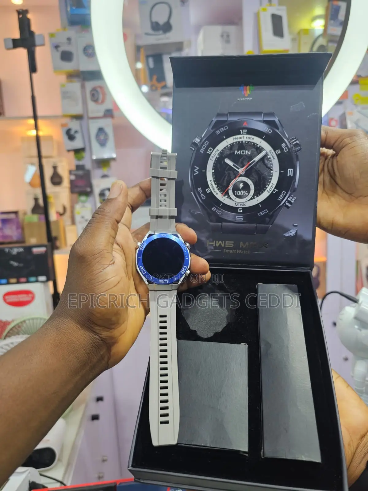 Hw 5 Max Smart Watch With Three Straps