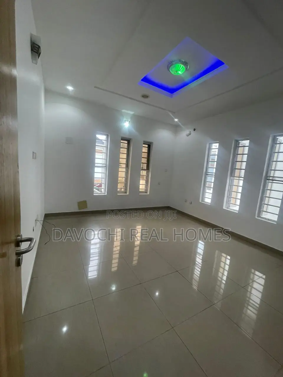 4bdrm Duplex in Chevron Toll Gate for rent